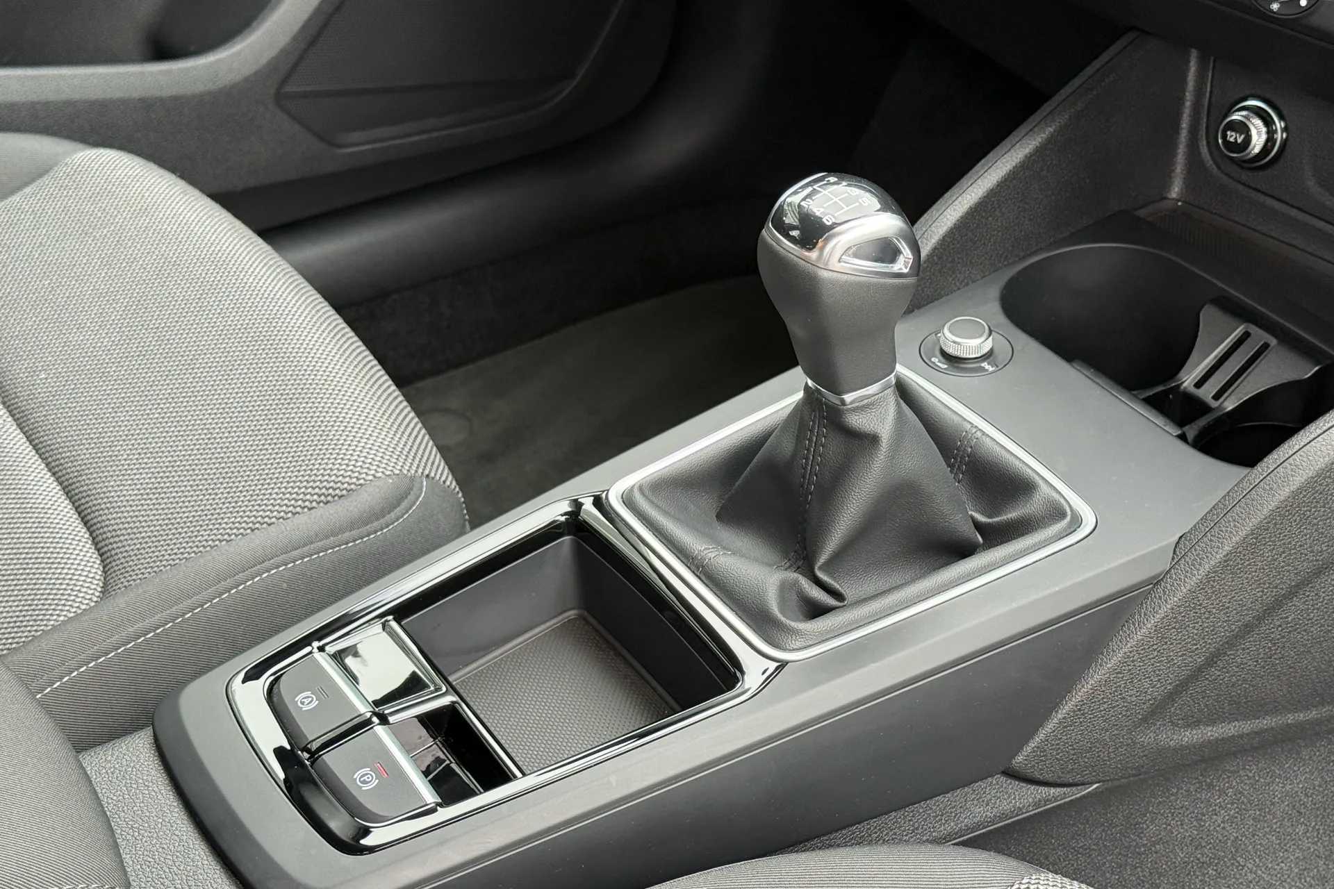 Audi Q2 thumbnail image number 13