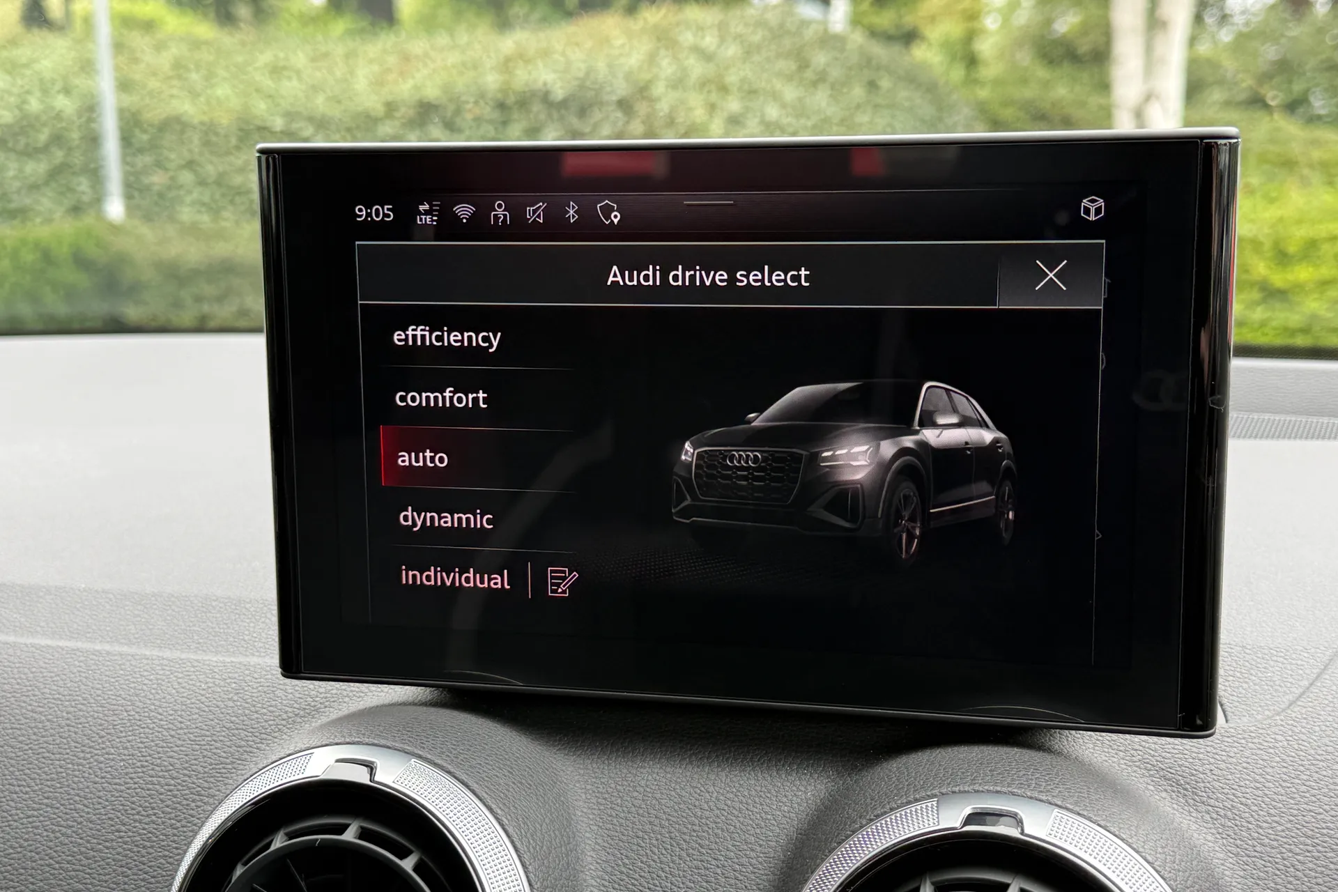 Audi Q2 thumbnail image number 17