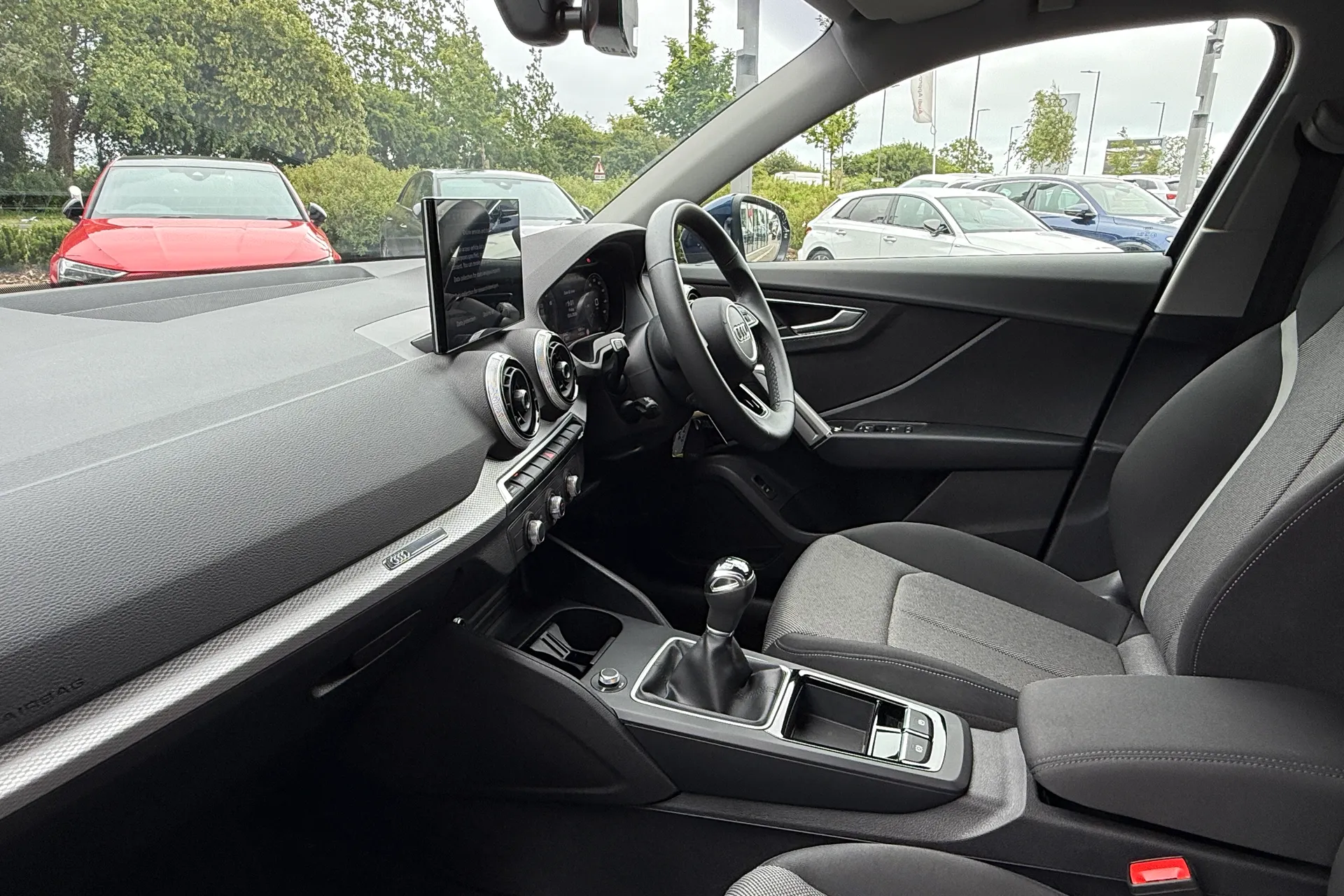 Audi Q2 thumbnail image number 24