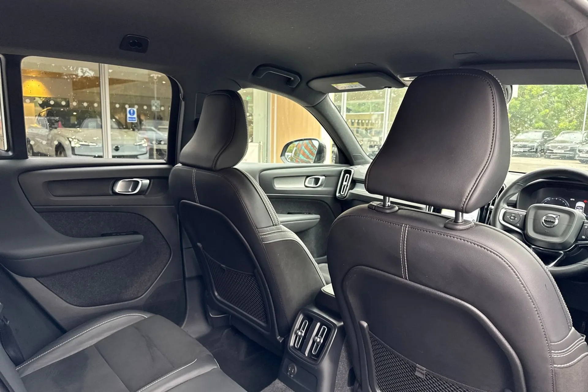 Volvo XC40 thumbnail image number 23