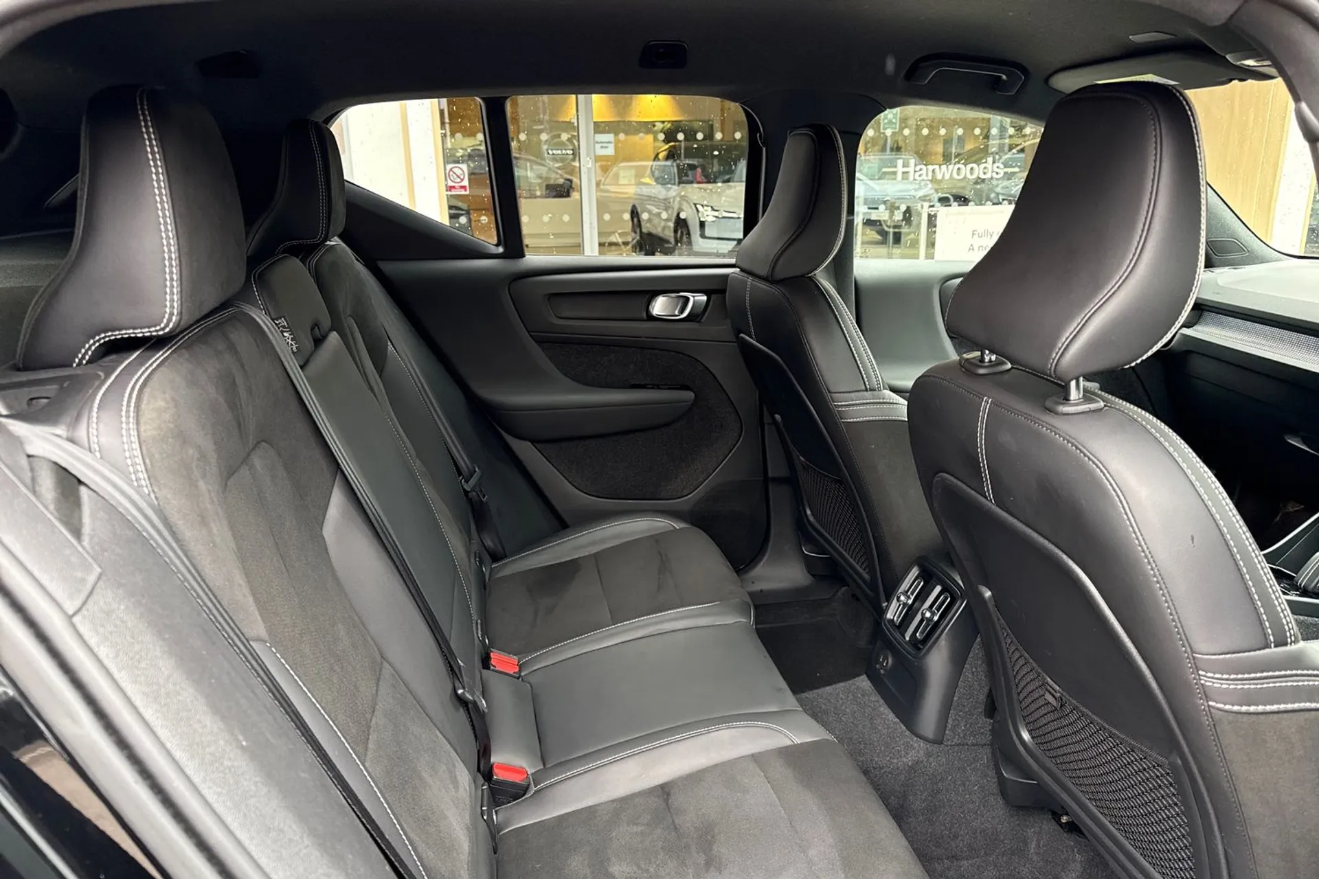 Volvo XC40 thumbnail image number 22