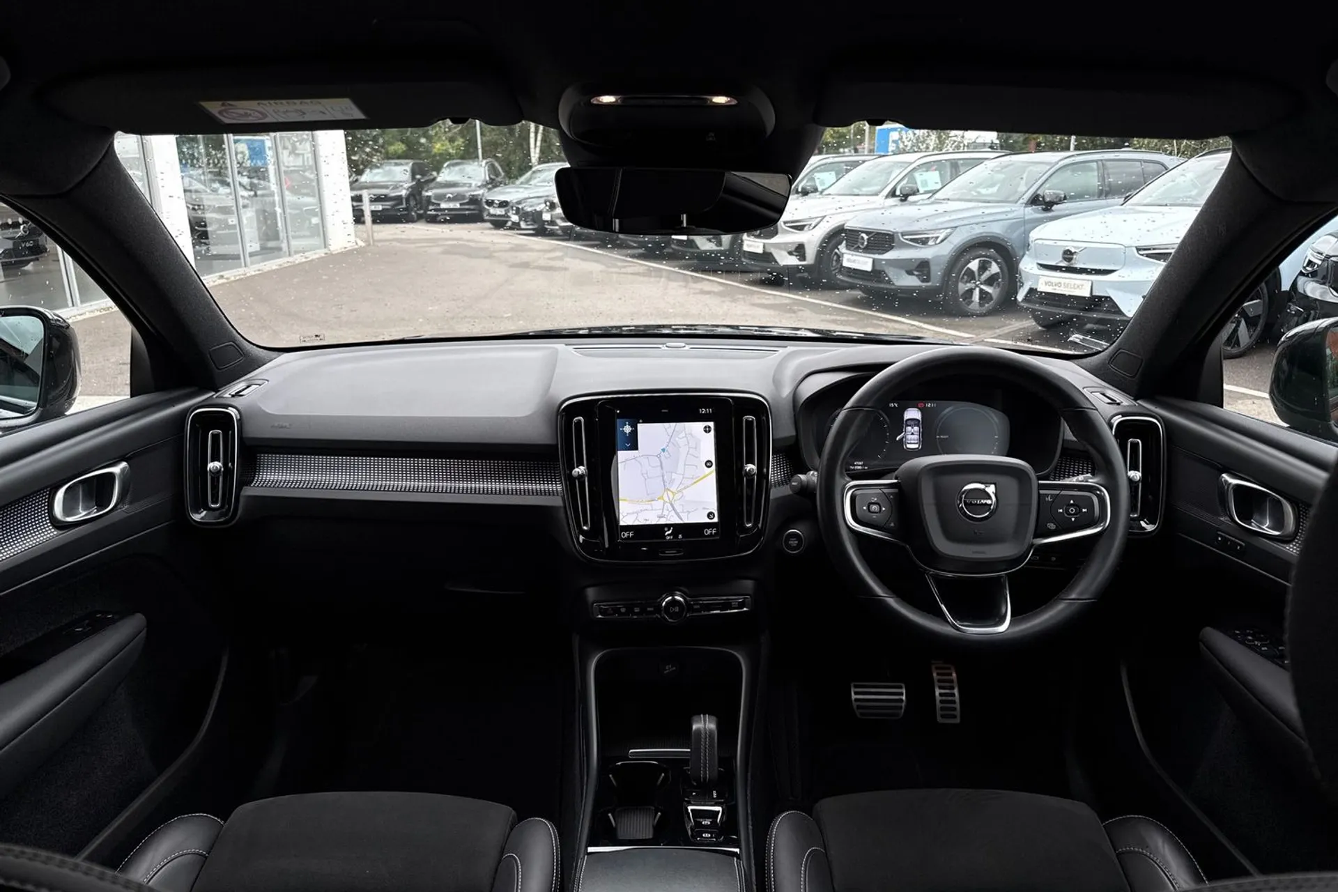 Volvo XC40 thumbnail image number 3