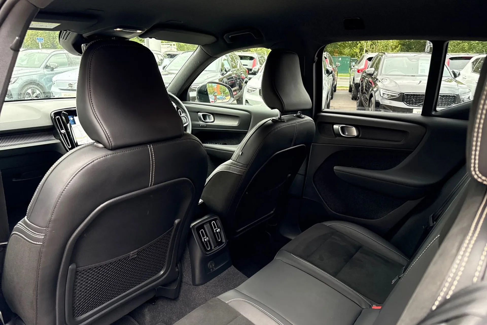 Volvo XC40 thumbnail image number 30