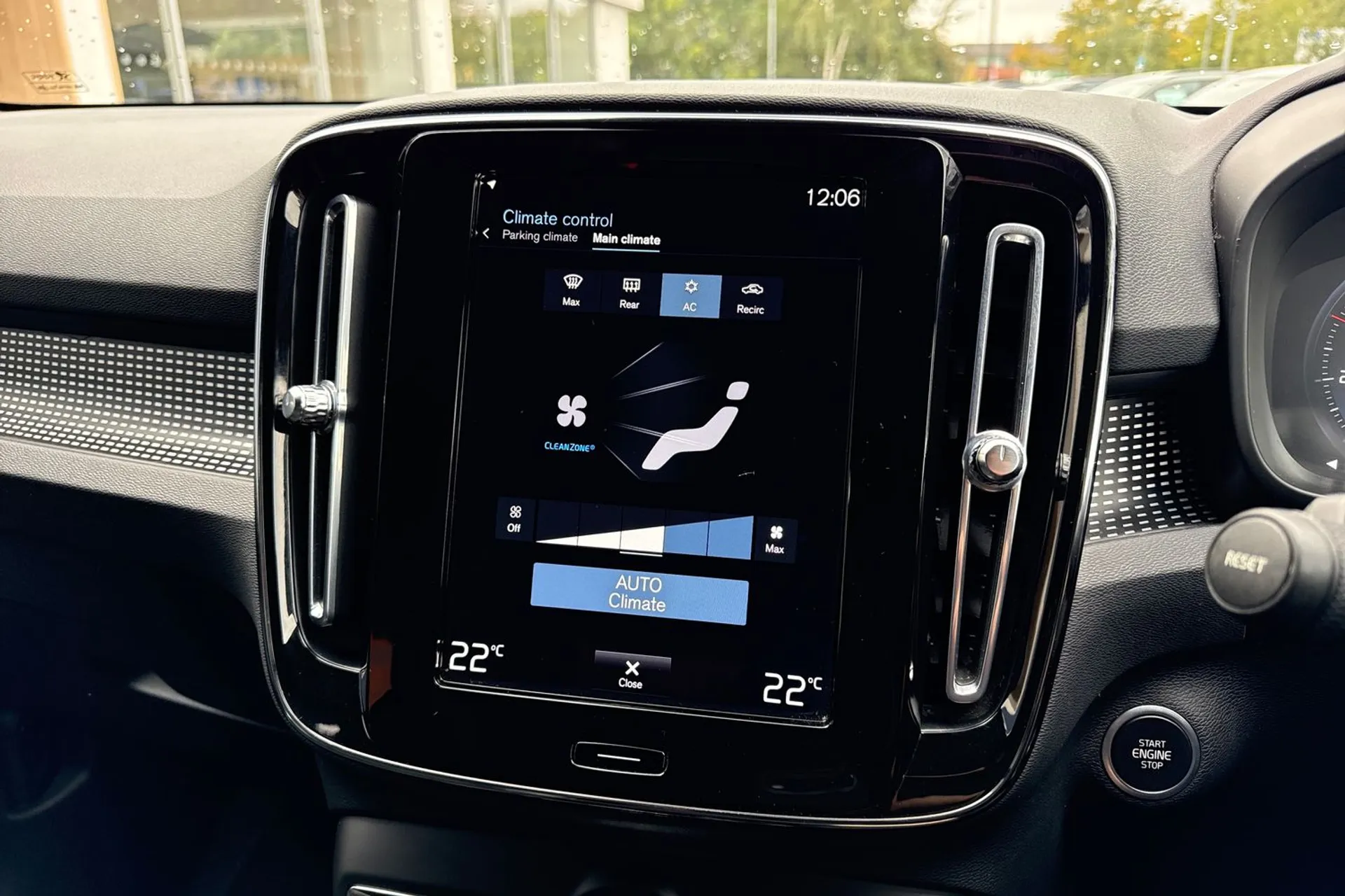 Volvo XC40 thumbnail image number 38