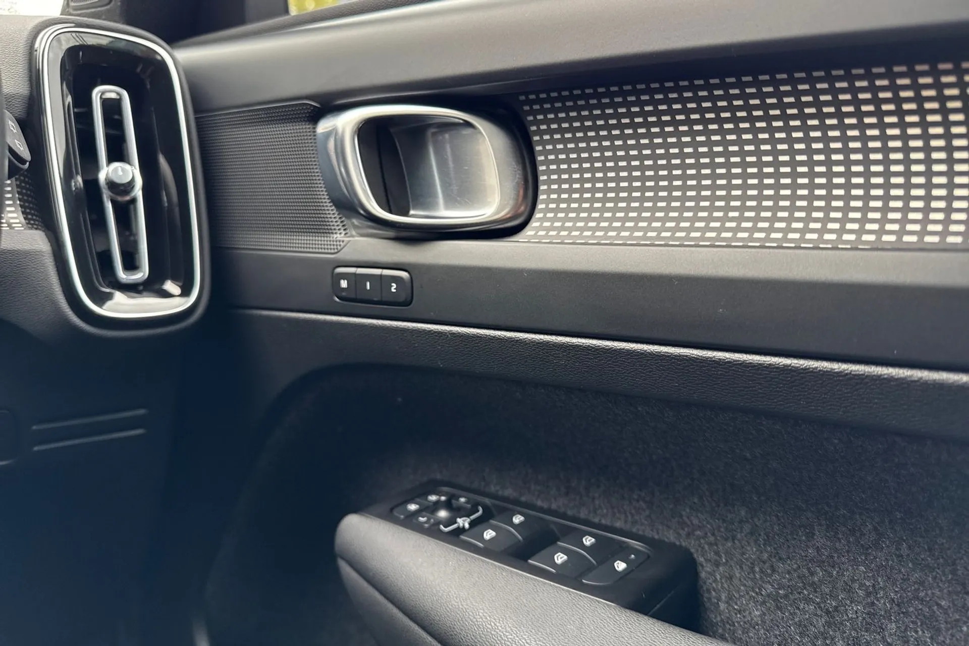 Volvo XC40 thumbnail image number 41