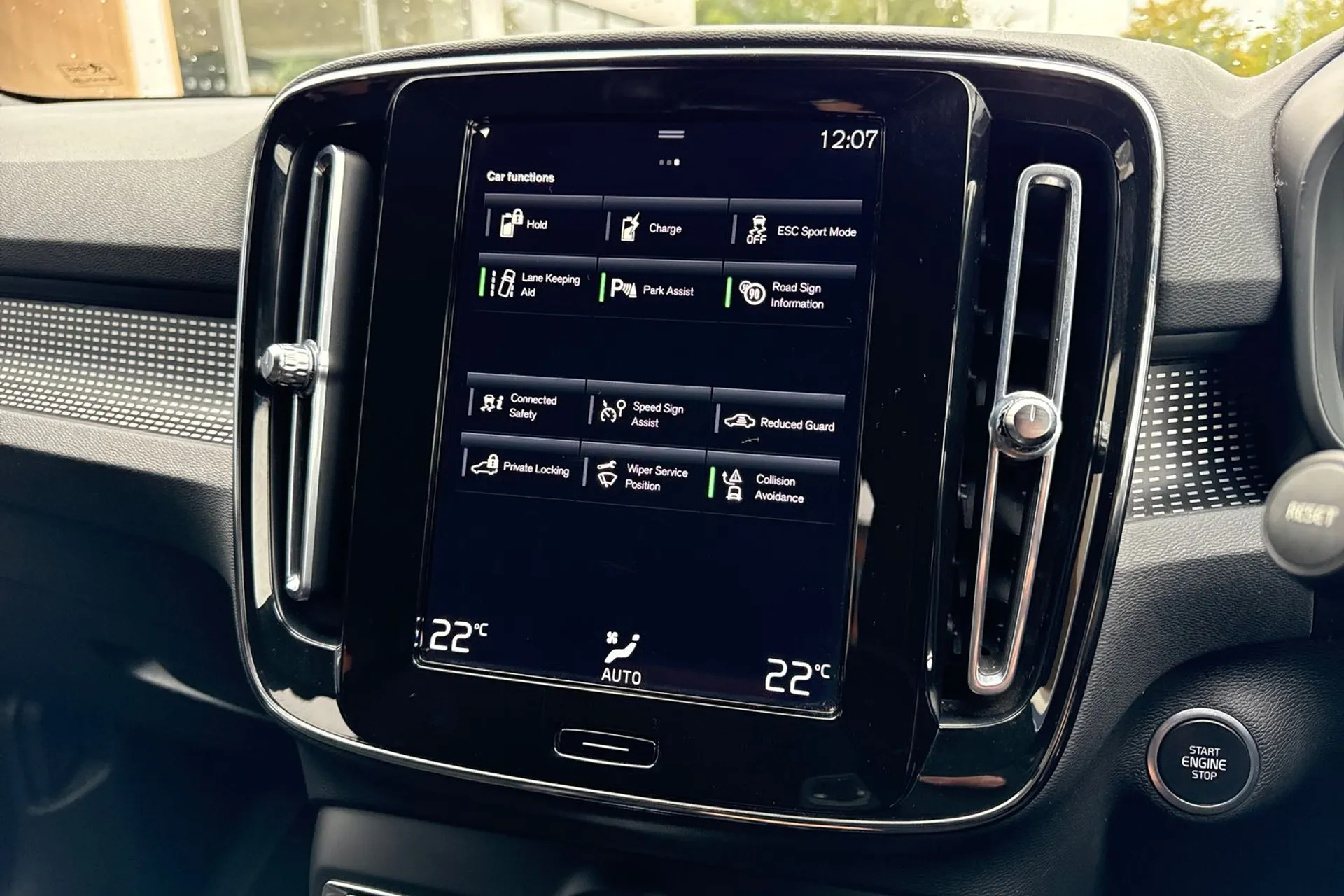 Volvo XC40 thumbnail image number 40