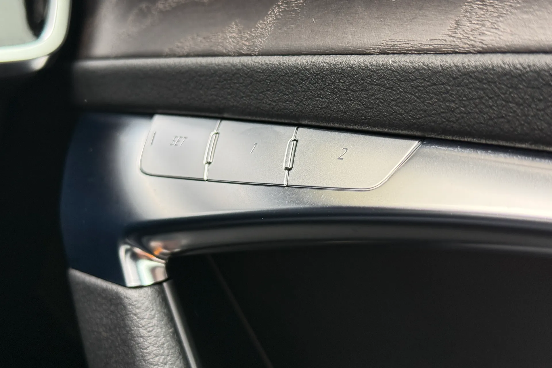 Audi A6 allroad thumbnail image number 24