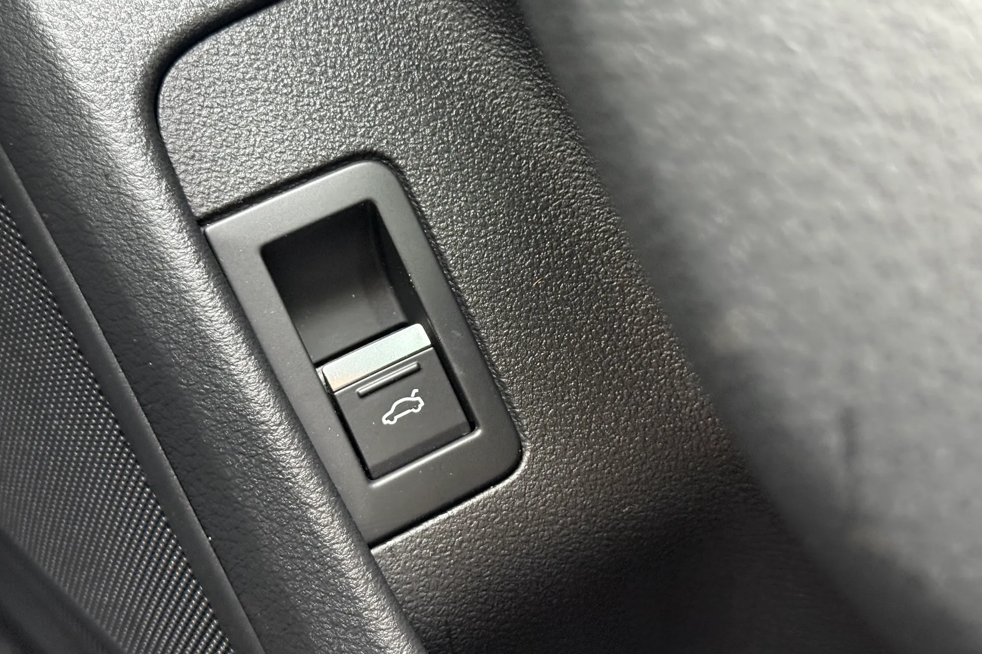 Audi A6 allroad thumbnail image number 25