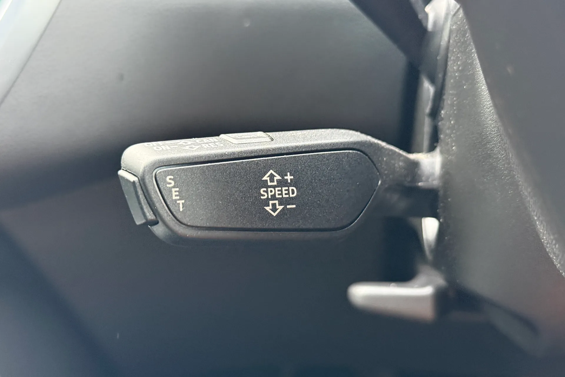 Audi A6 allroad thumbnail image number 21