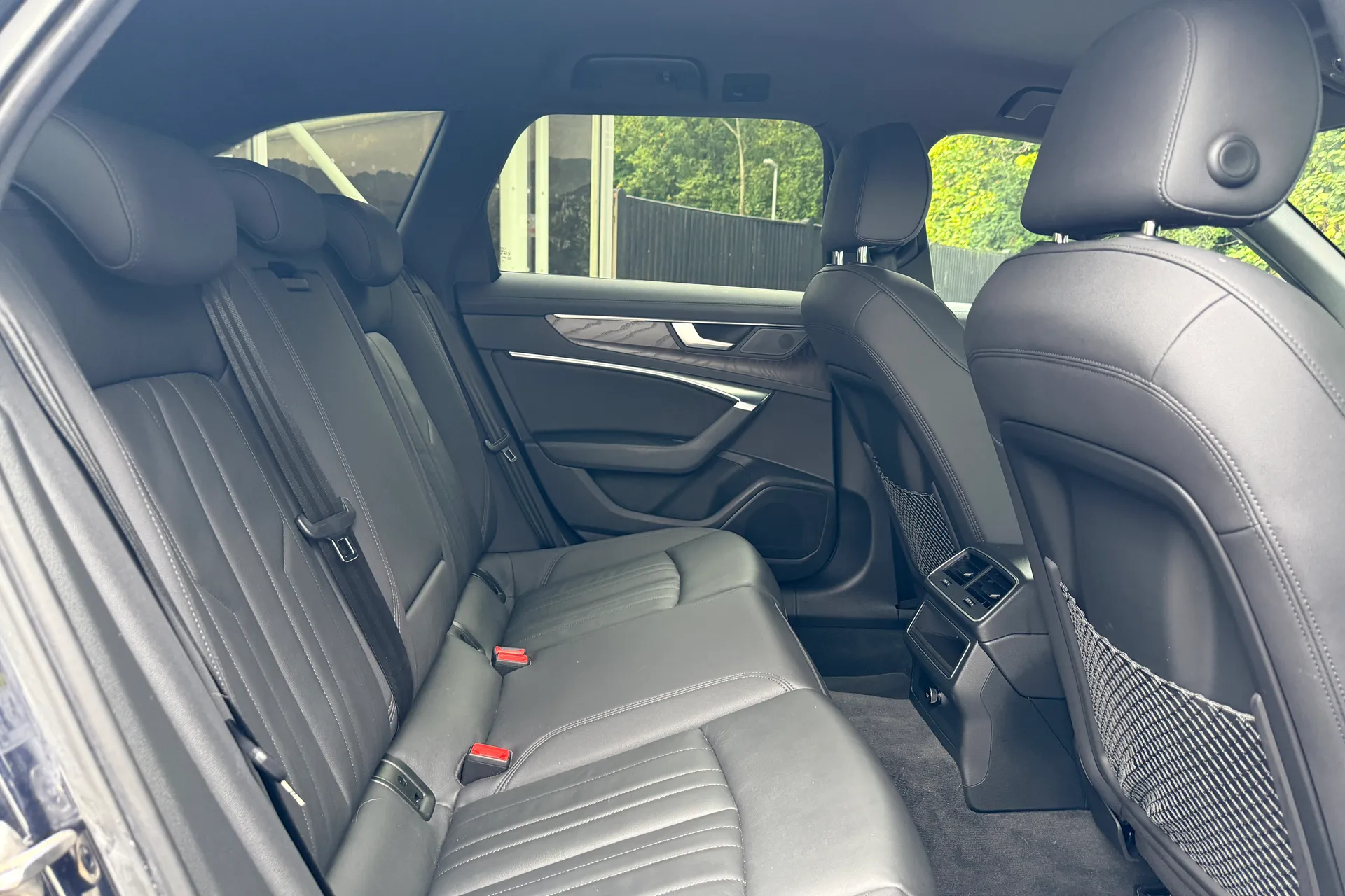 Audi A6 allroad thumbnail image number 37