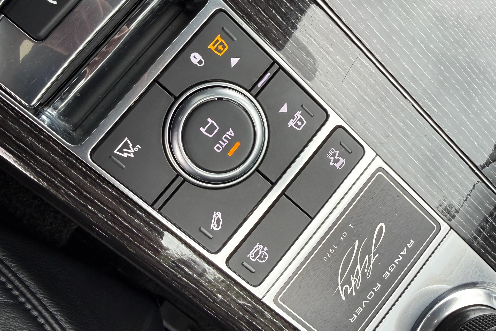 LAND ROVER RANGE ROVER thumbnail image number 34