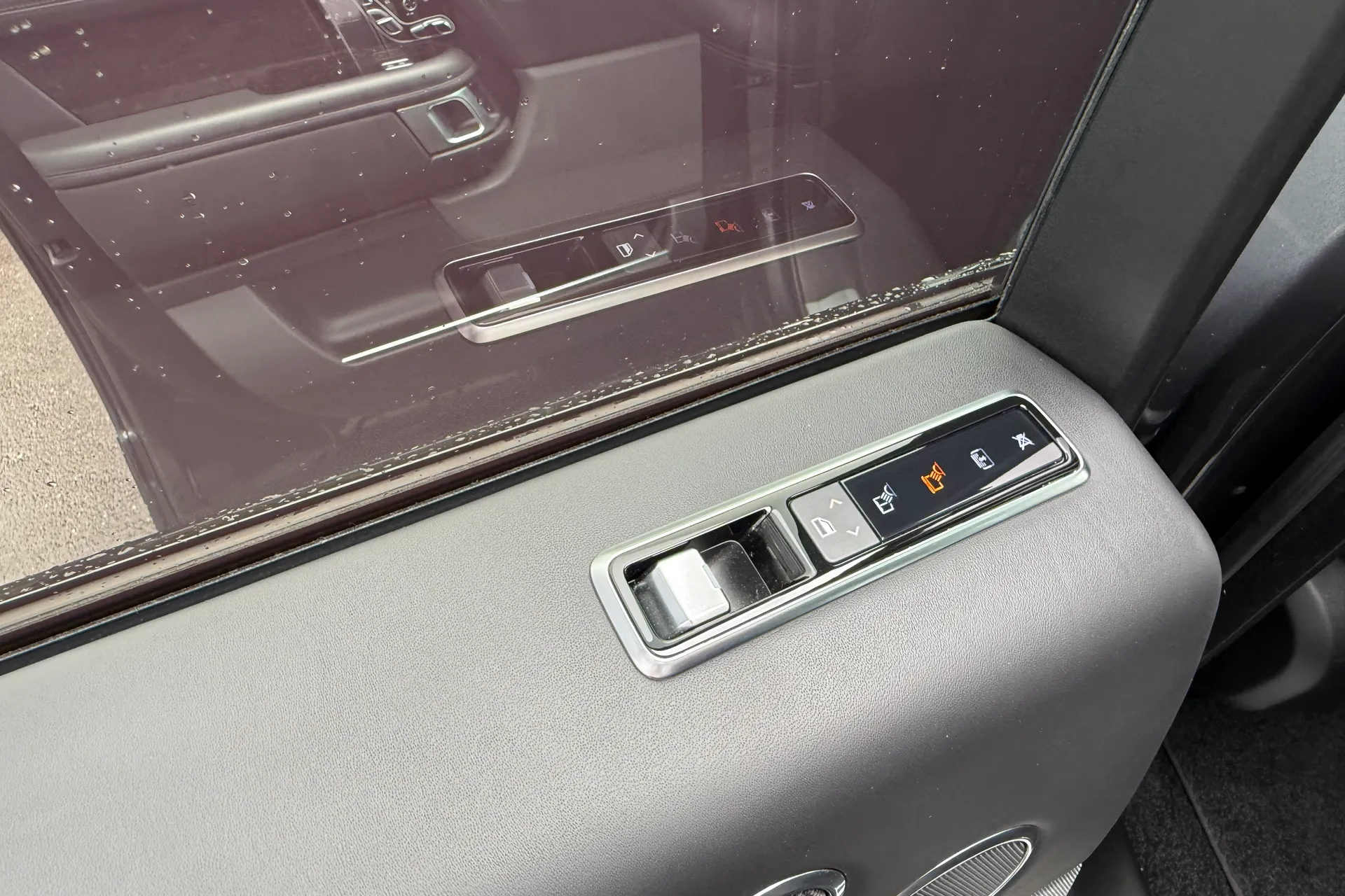 LAND ROVER RANGE ROVER thumbnail image number 46