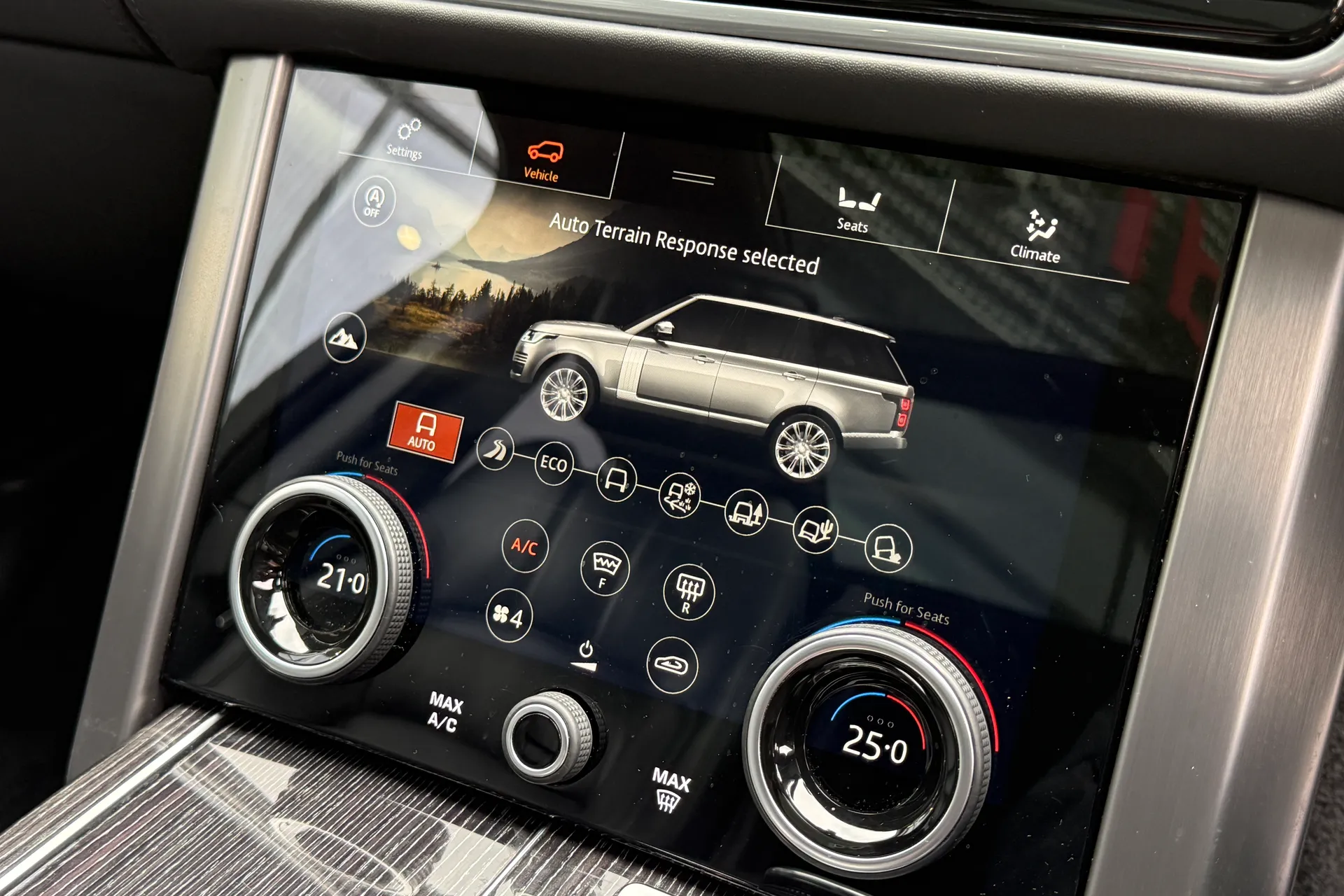 LAND ROVER RANGE ROVER thumbnail image number 12