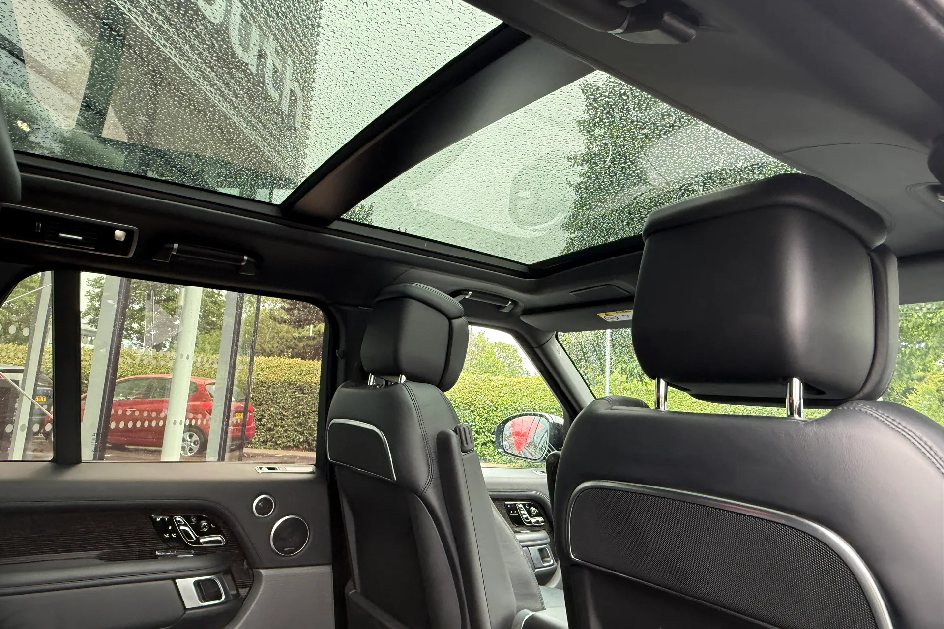 LAND ROVER RANGE ROVER thumbnail image number 44