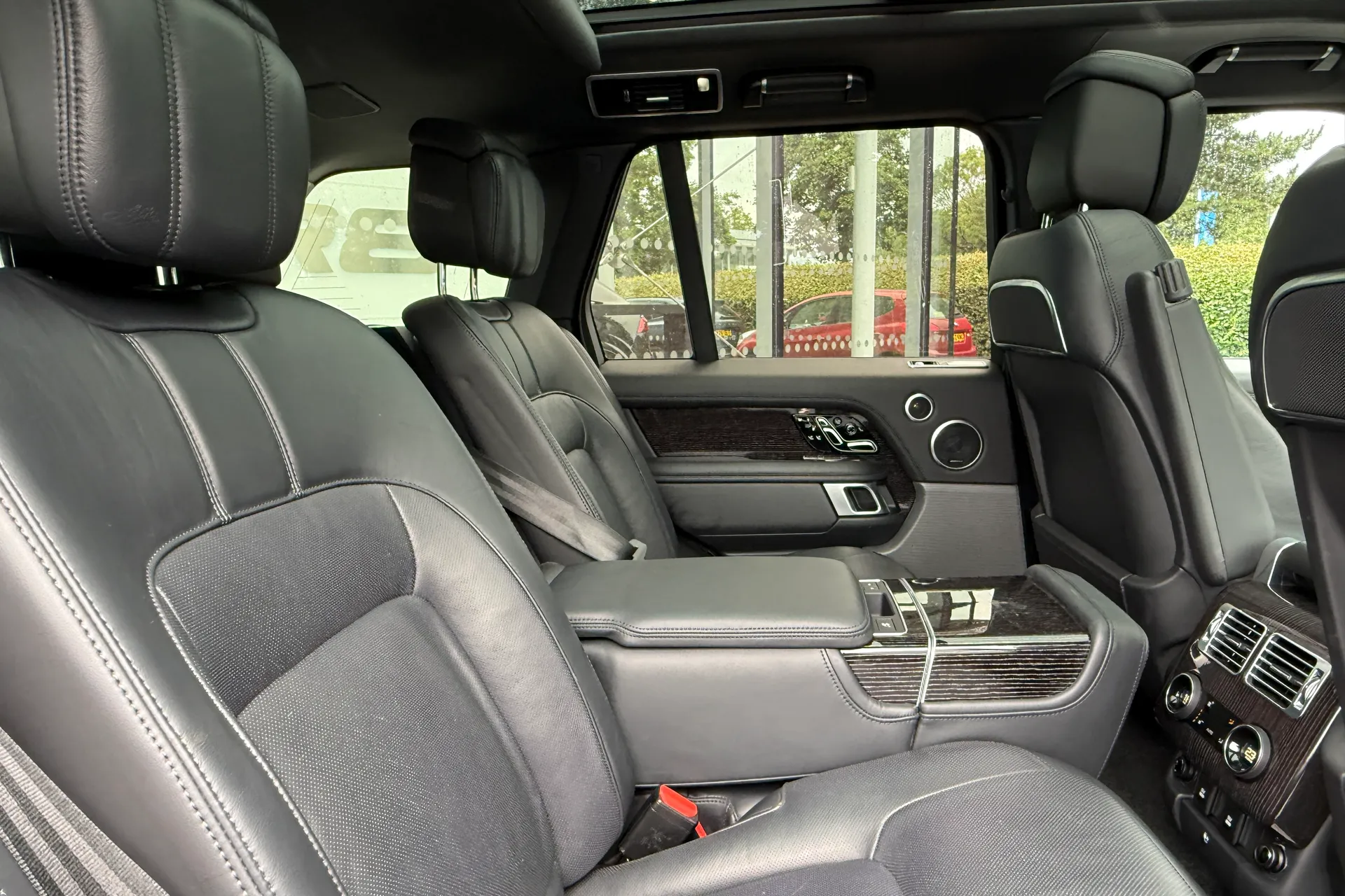 LAND ROVER RANGE ROVER thumbnail image number 42