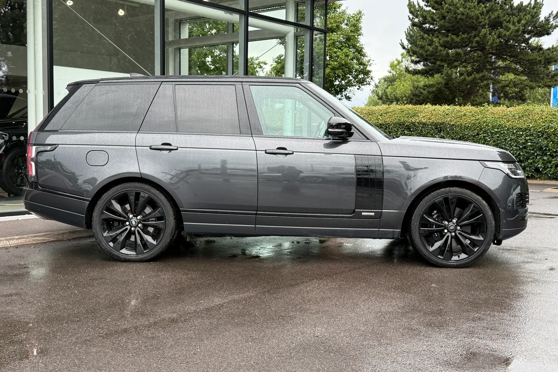LAND ROVER RANGE ROVER thumbnail image number 2