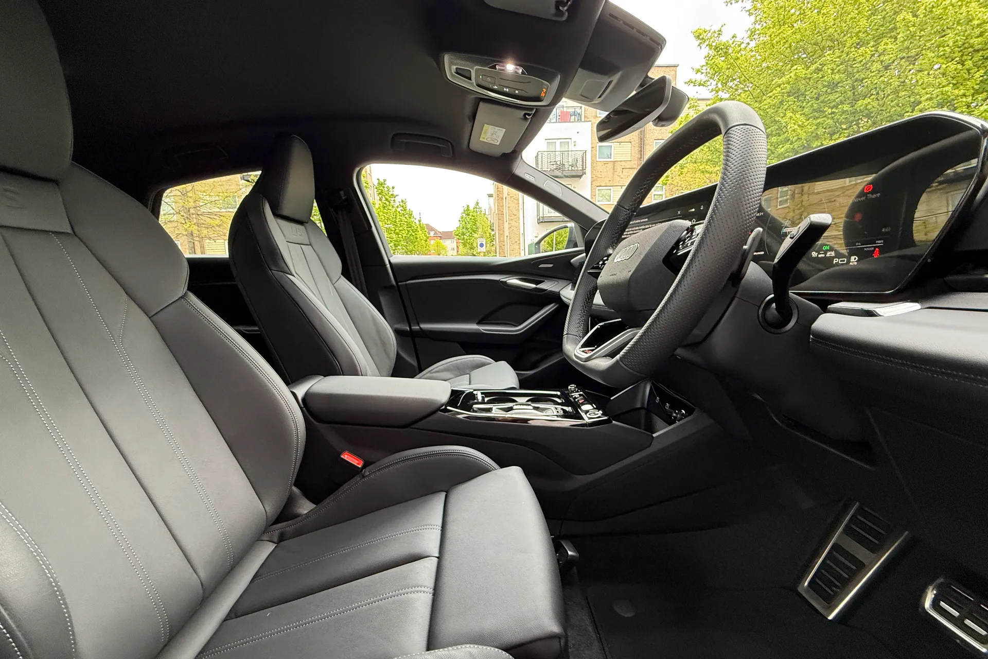 Audi Q6 thumbnail image number 35