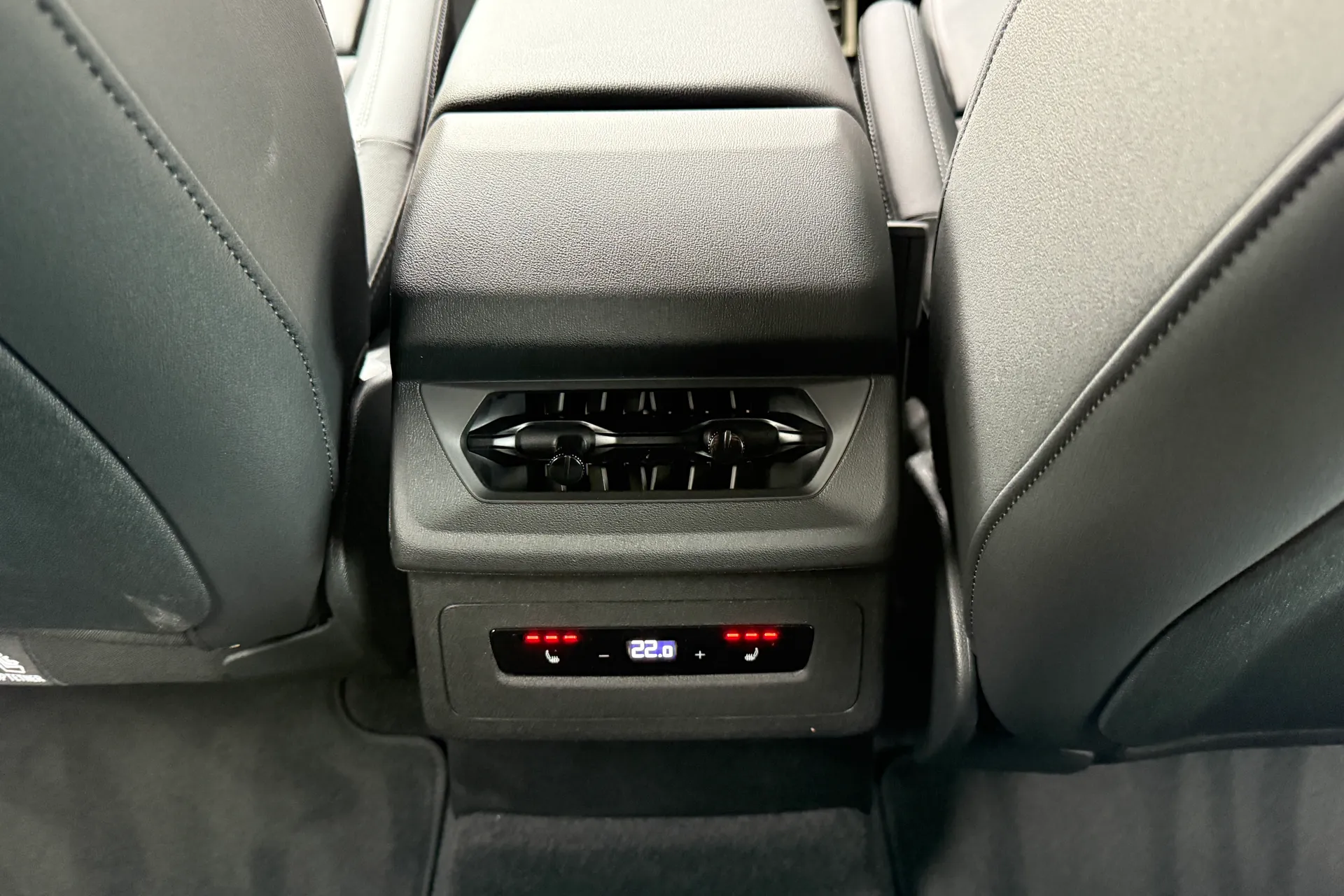 Audi Q6 thumbnail image number 42