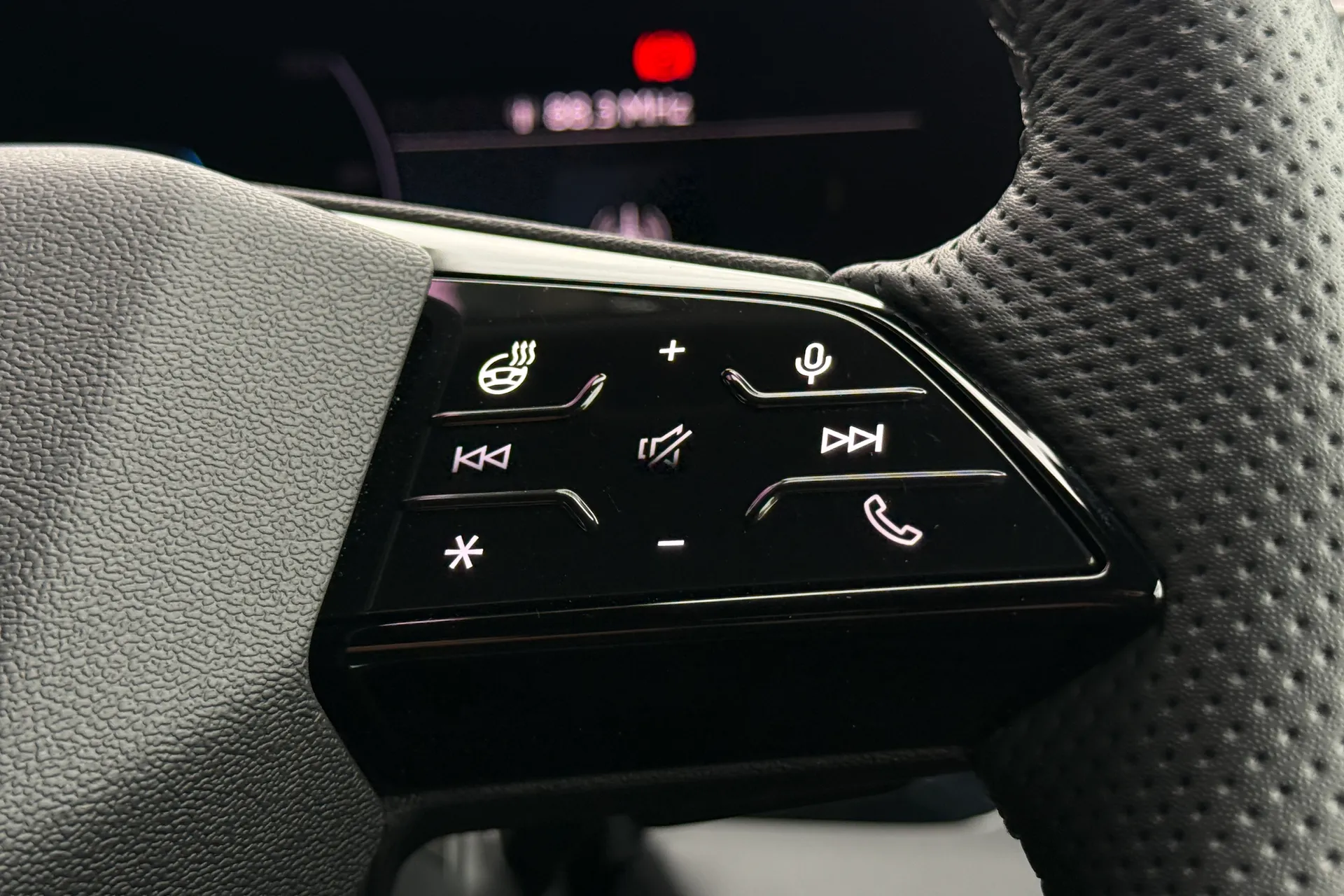 Audi Q6 thumbnail image number 17