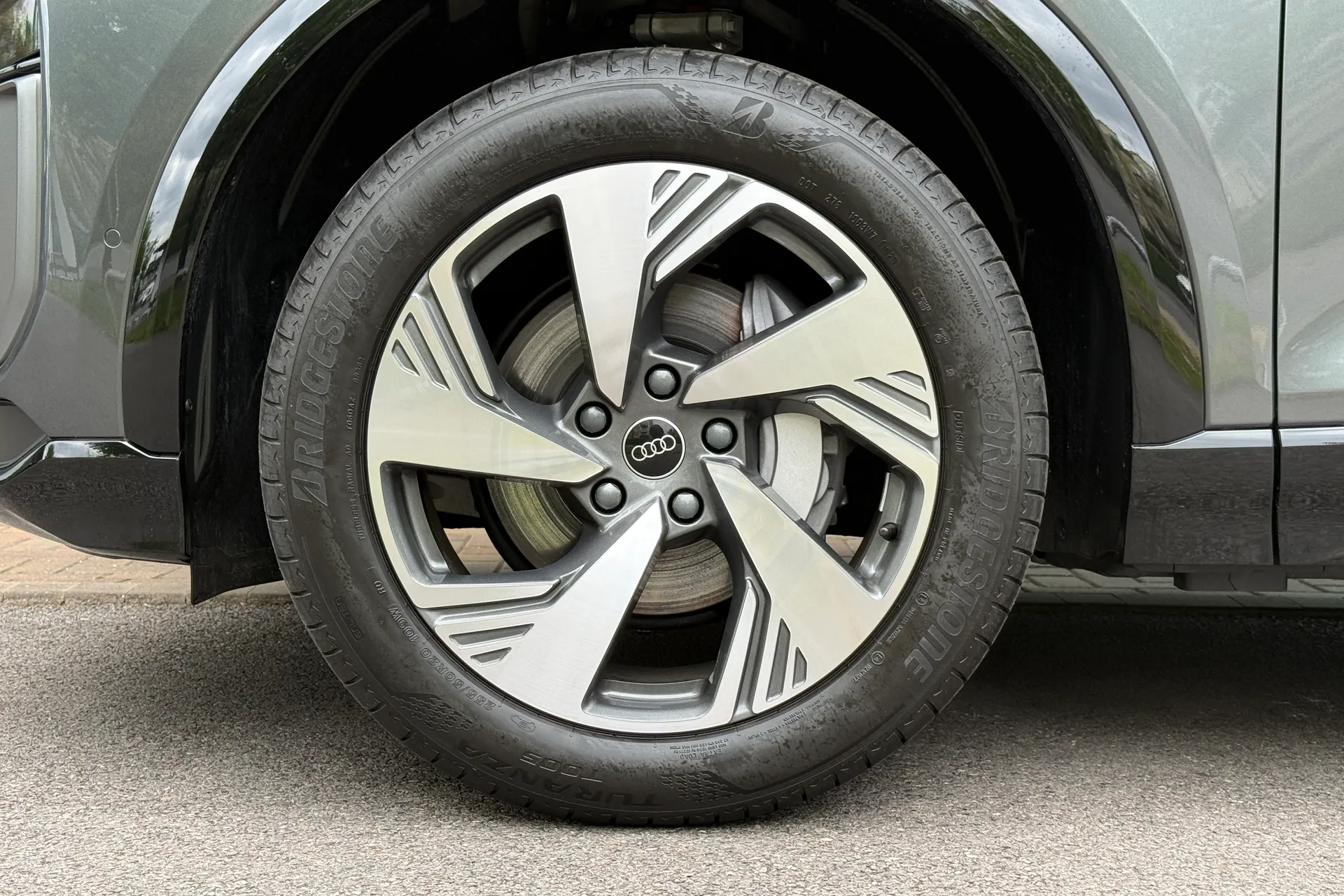 Audi Q6 thumbnail image number 14