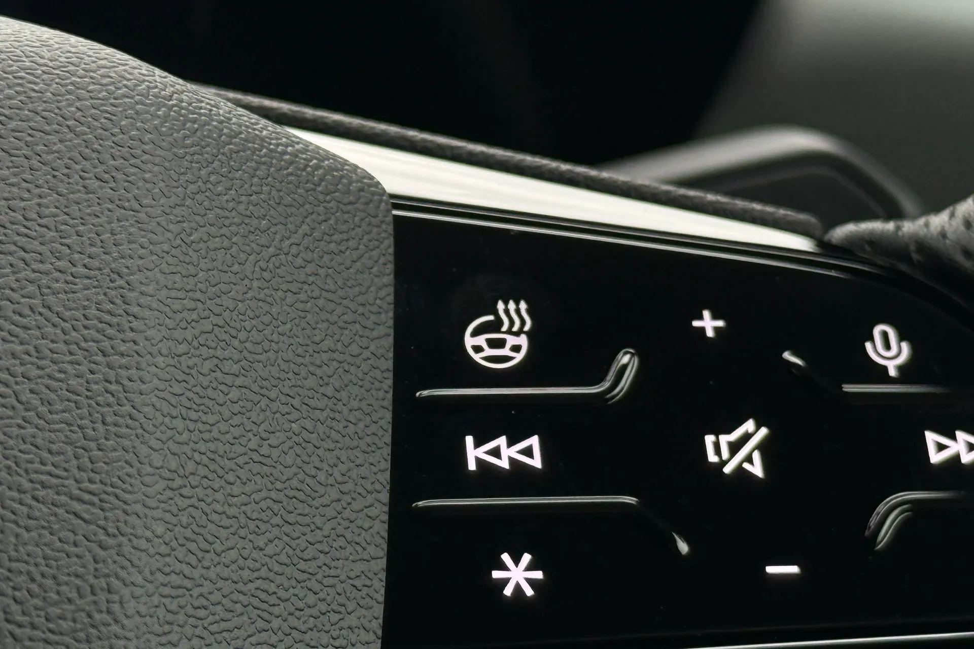 Audi Q6 thumbnail image number 8