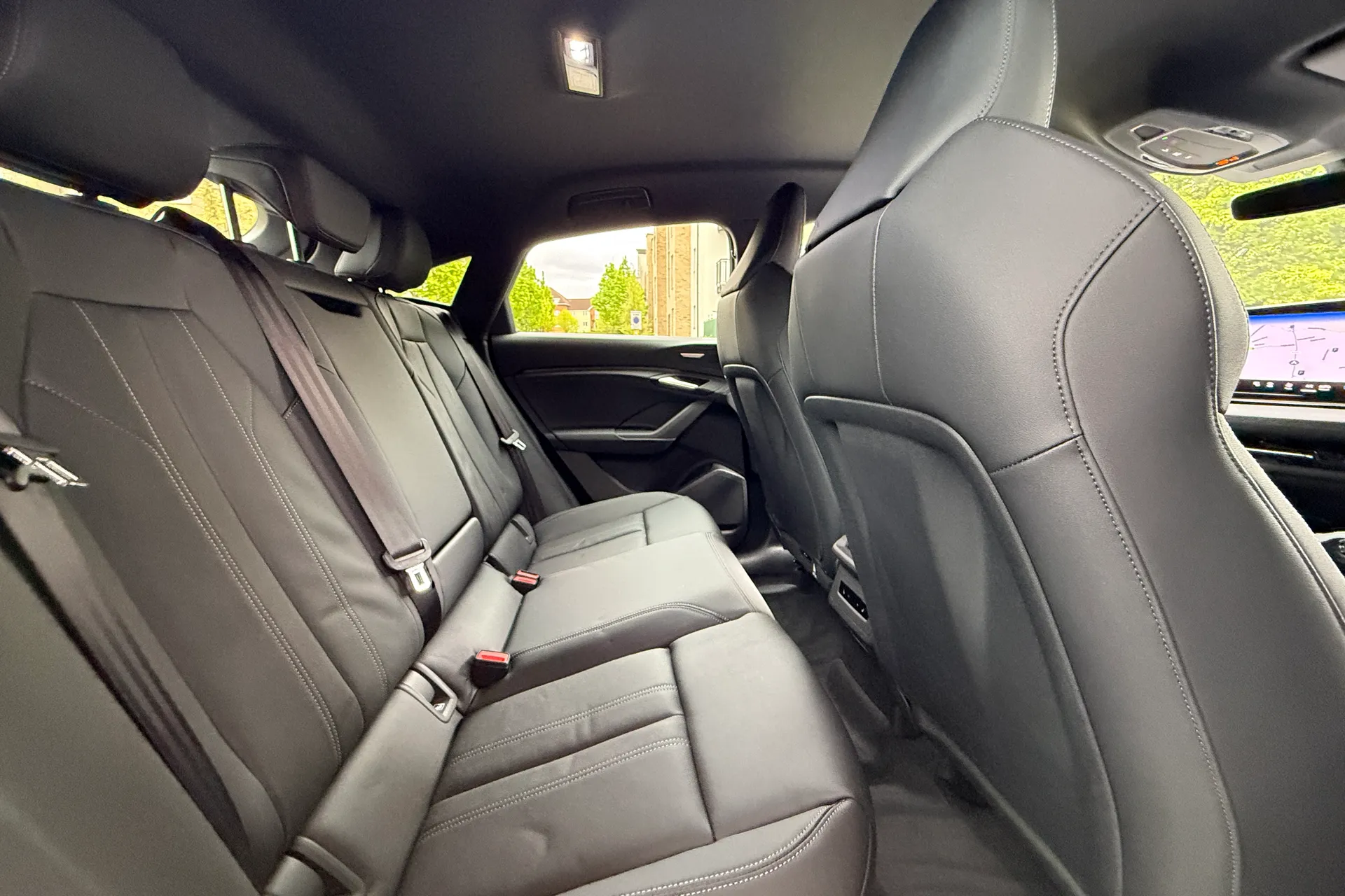 Audi Q6 thumbnail image number 40