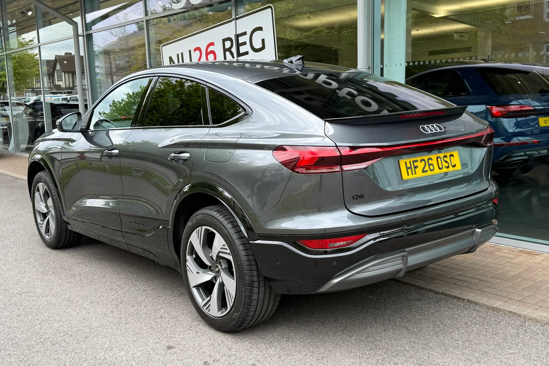 Audi Q6 thumbnail image number 13