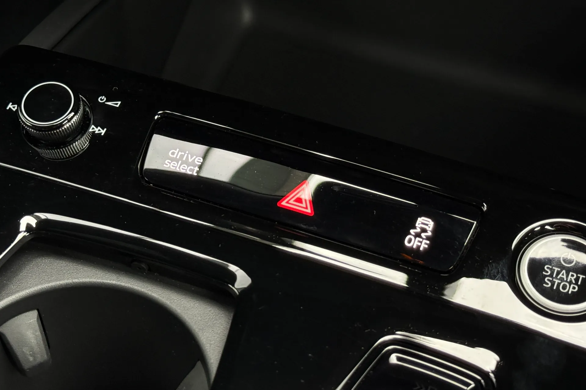 Audi Q6 thumbnail image number 25