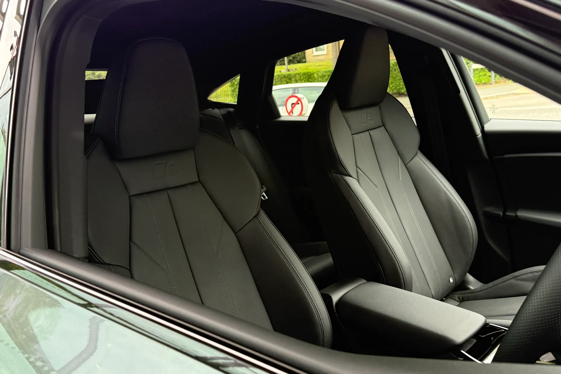 Audi Q6 thumbnail image number 37
