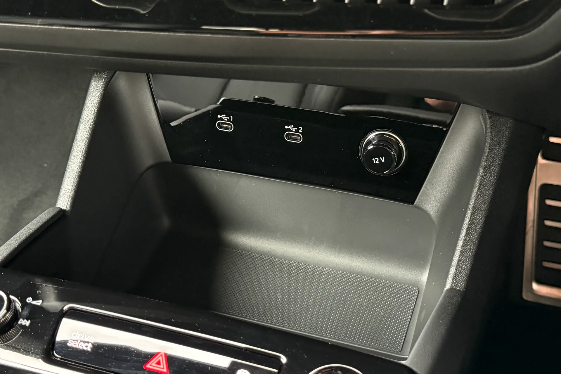 Audi Q6 thumbnail image number 11