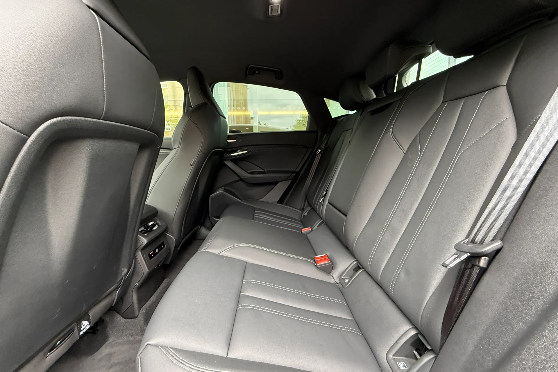 Audi Q6 thumbnail image number 52