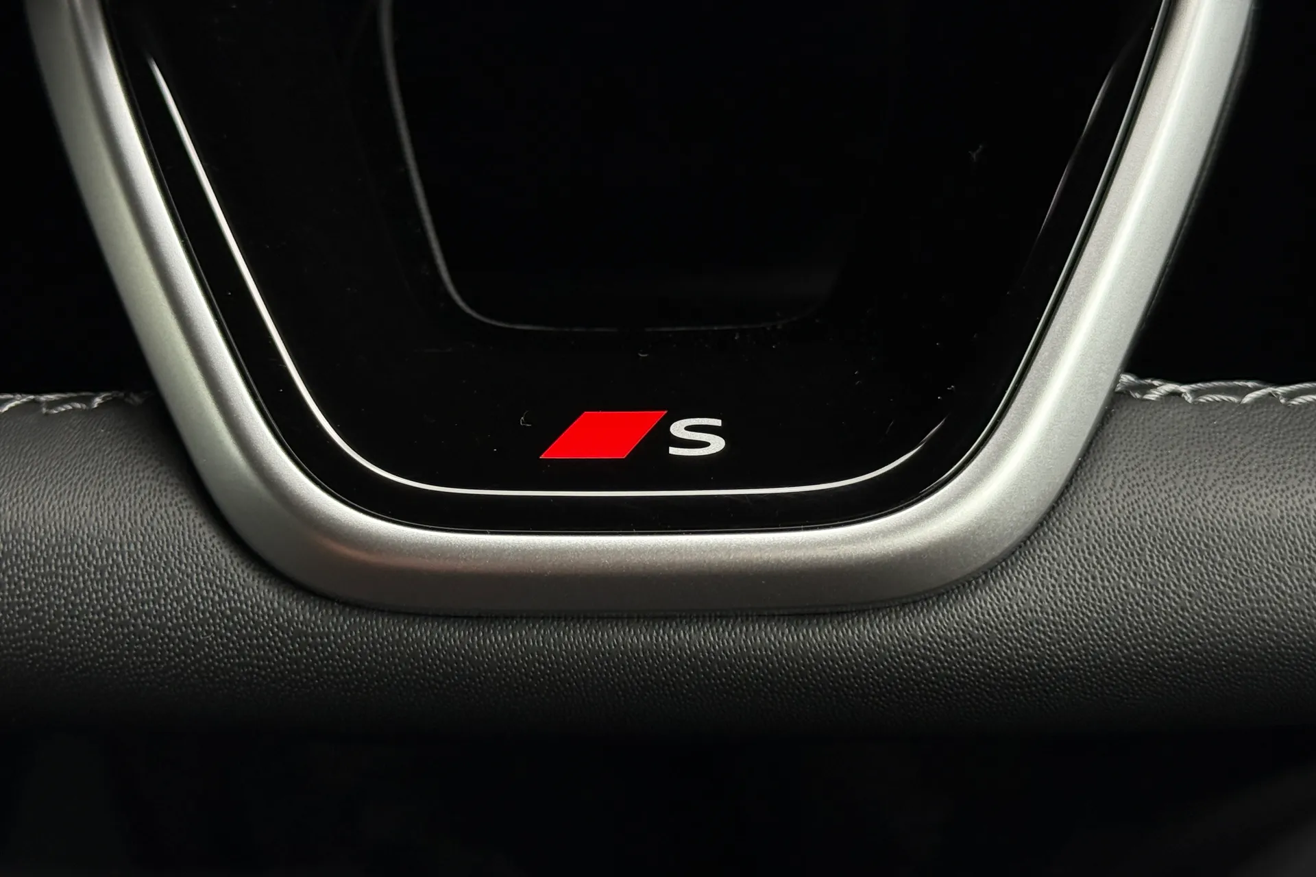 Audi Q6 thumbnail image number 19
