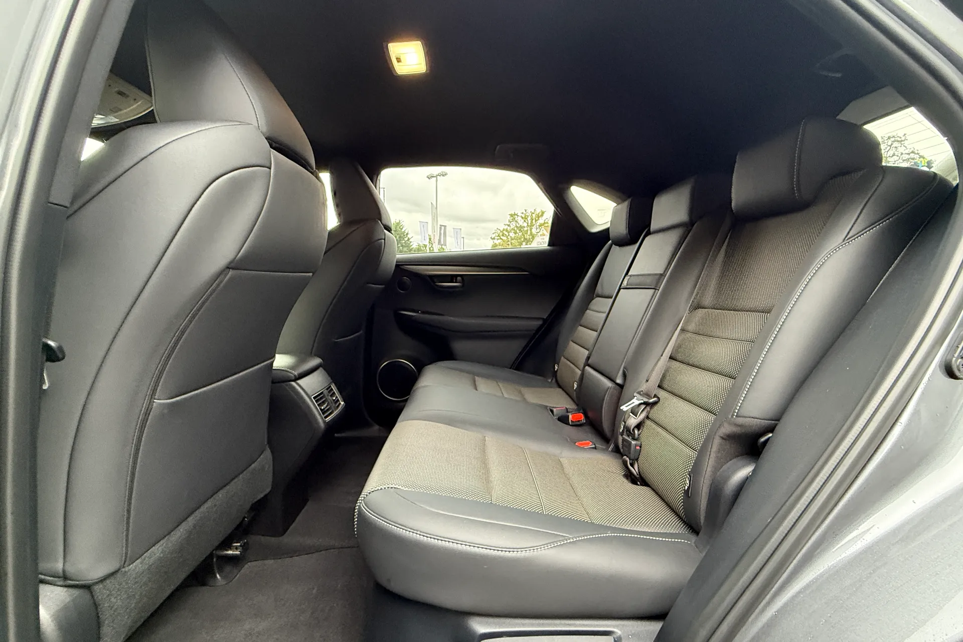 LEXUS NX thumbnail image number 19