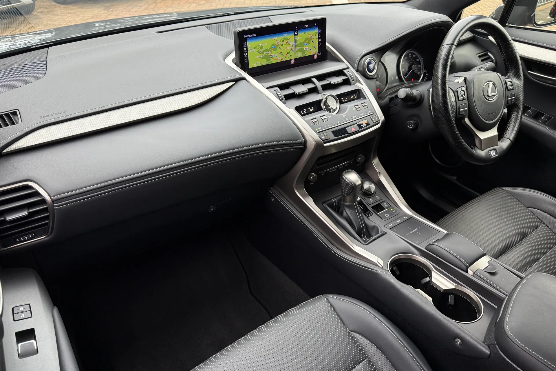 LEXUS NX thumbnail image number 16