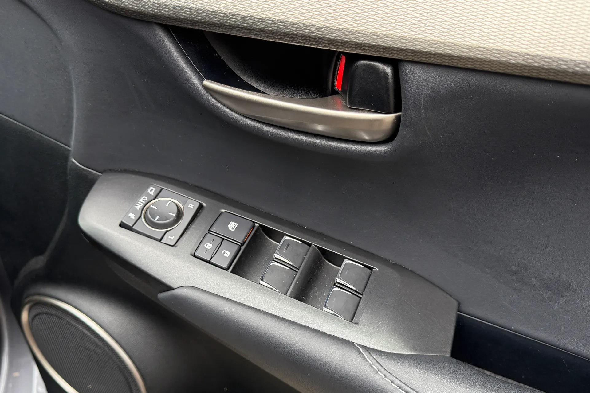 LEXUS NX thumbnail image number 44