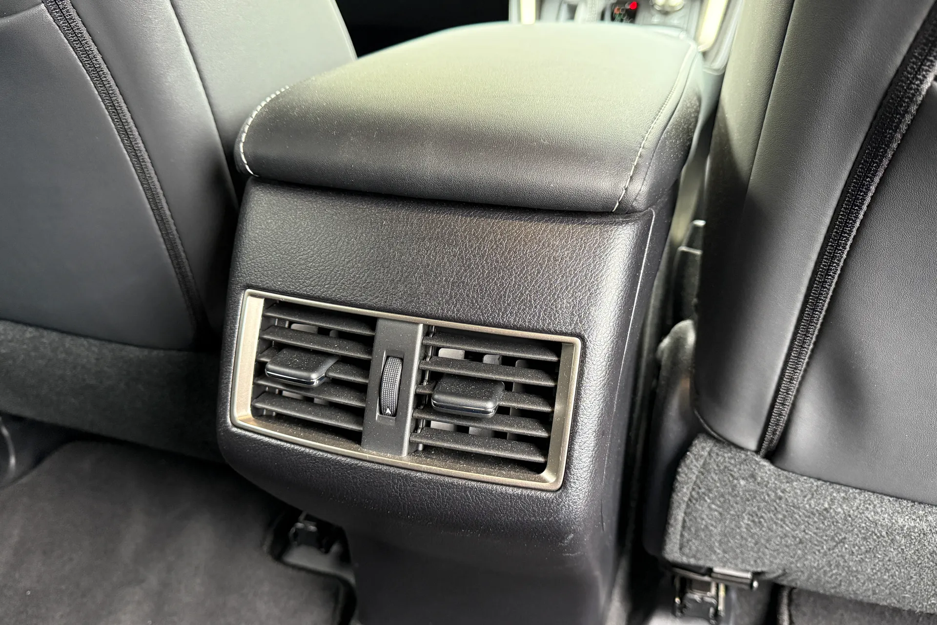 LEXUS NX thumbnail image number 26