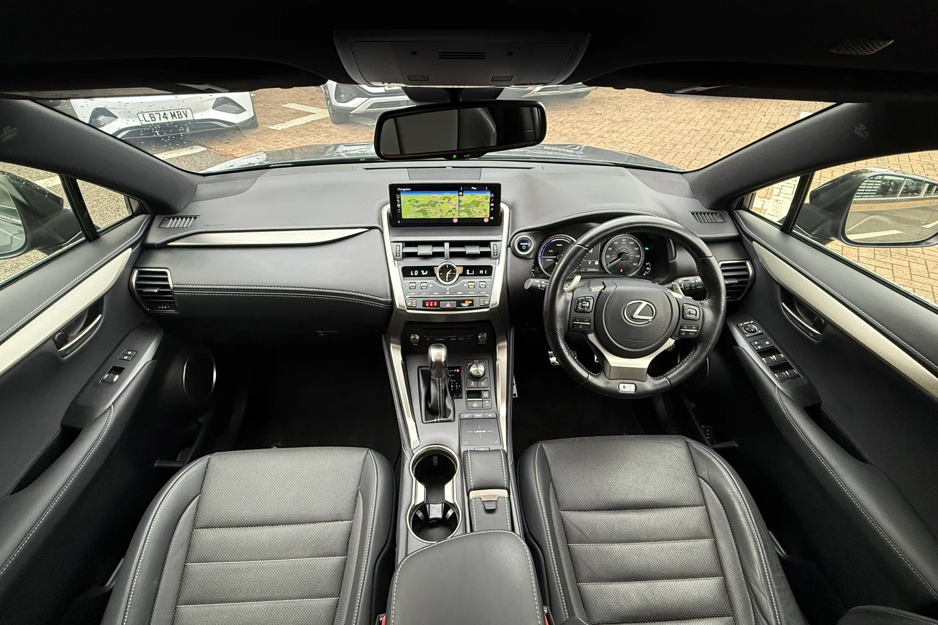 LEXUS NX thumbnail image number 3