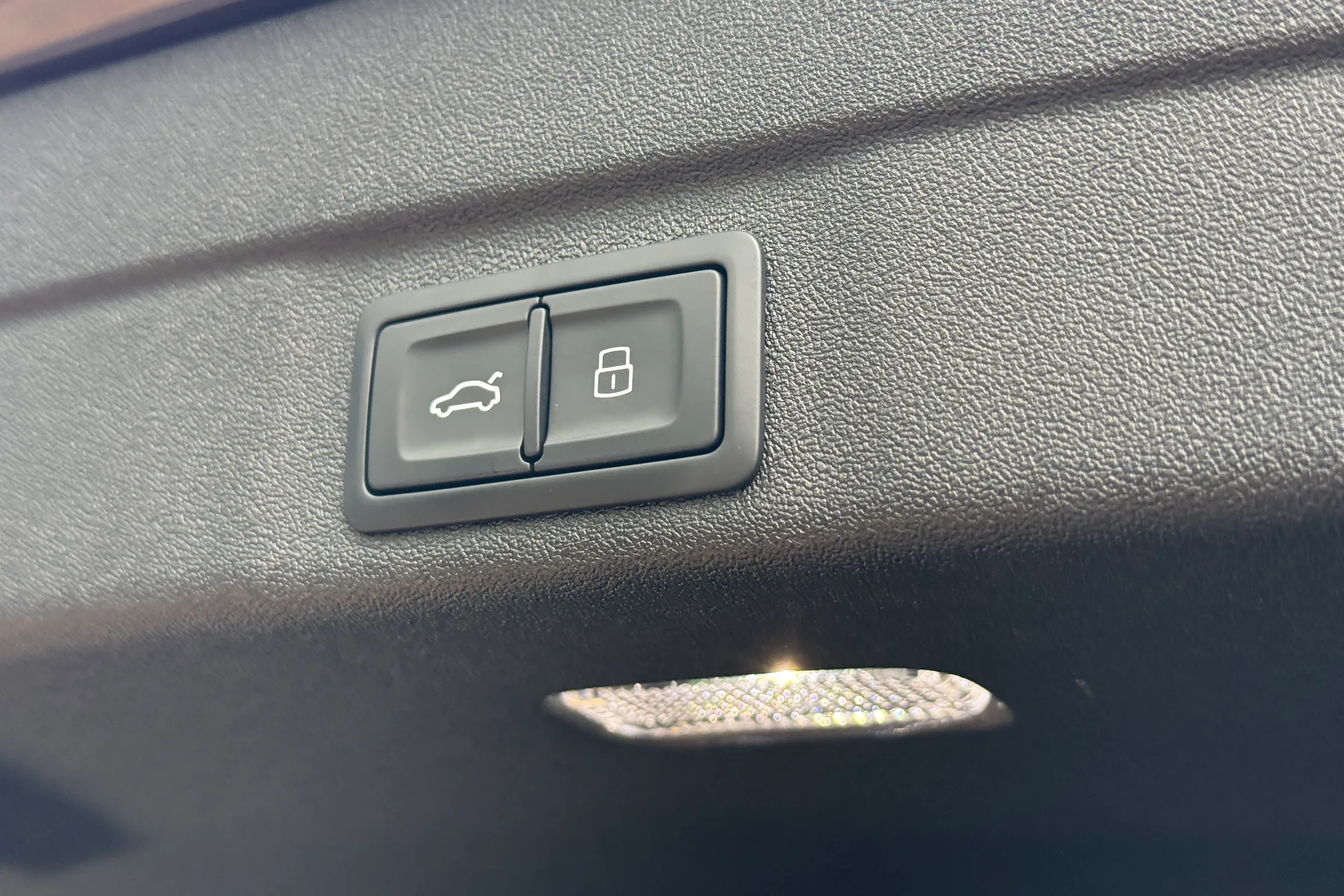Audi A5 thumbnail image number 40