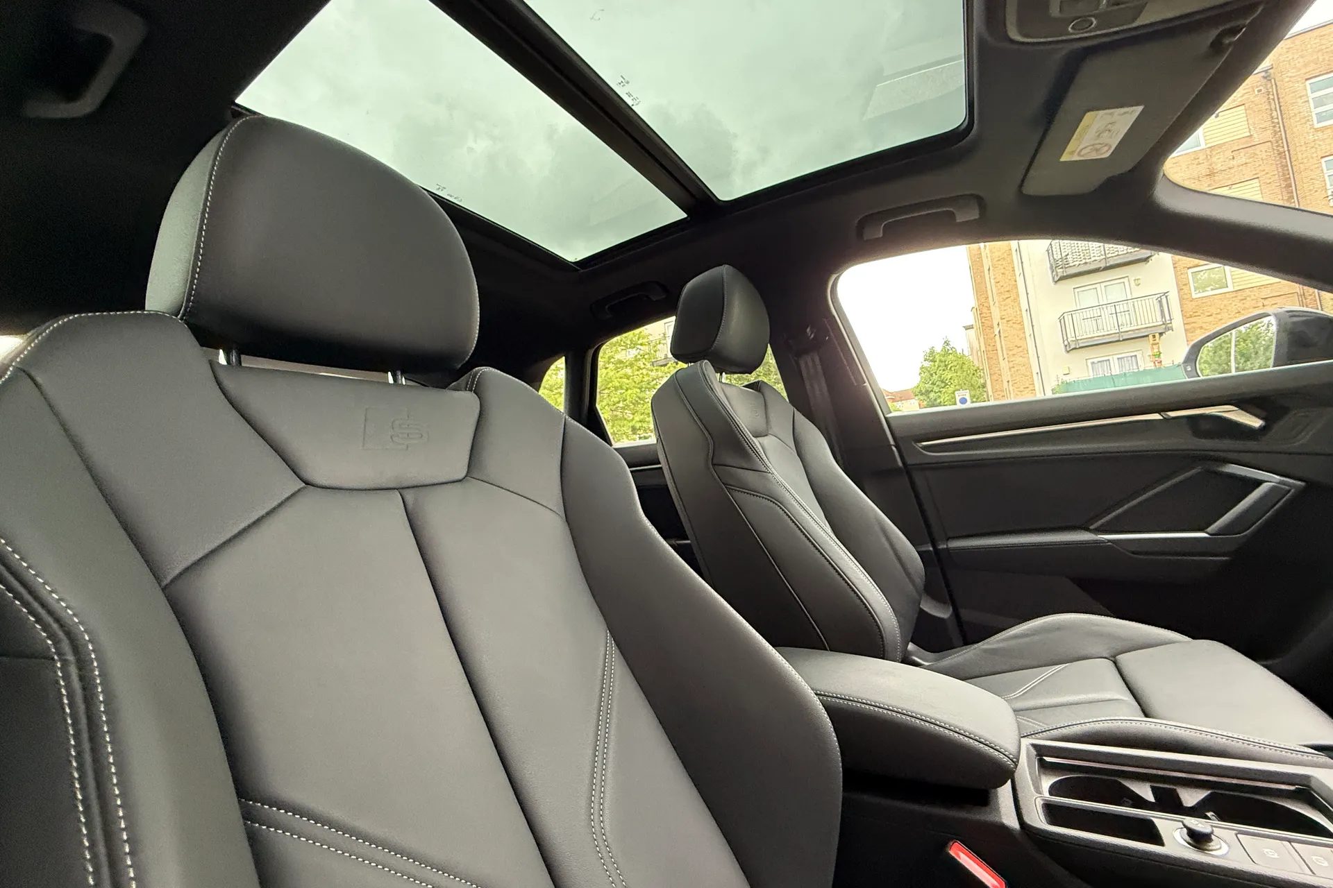 Audi Q3 thumbnail image number 33