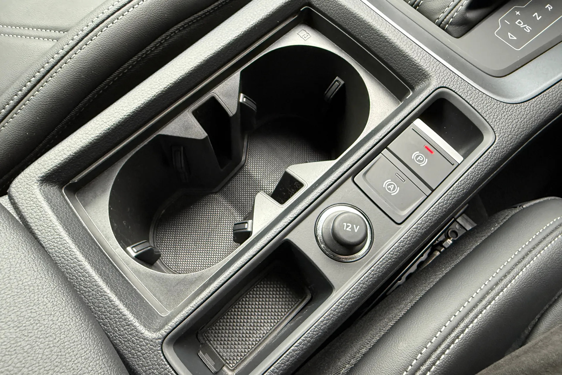 Audi Q3 thumbnail image number 27