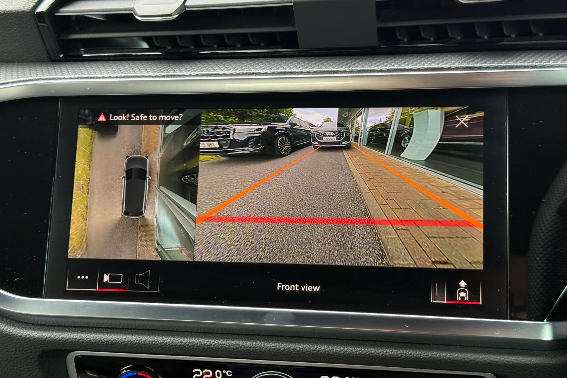 Audi Q3 thumbnail image number 5