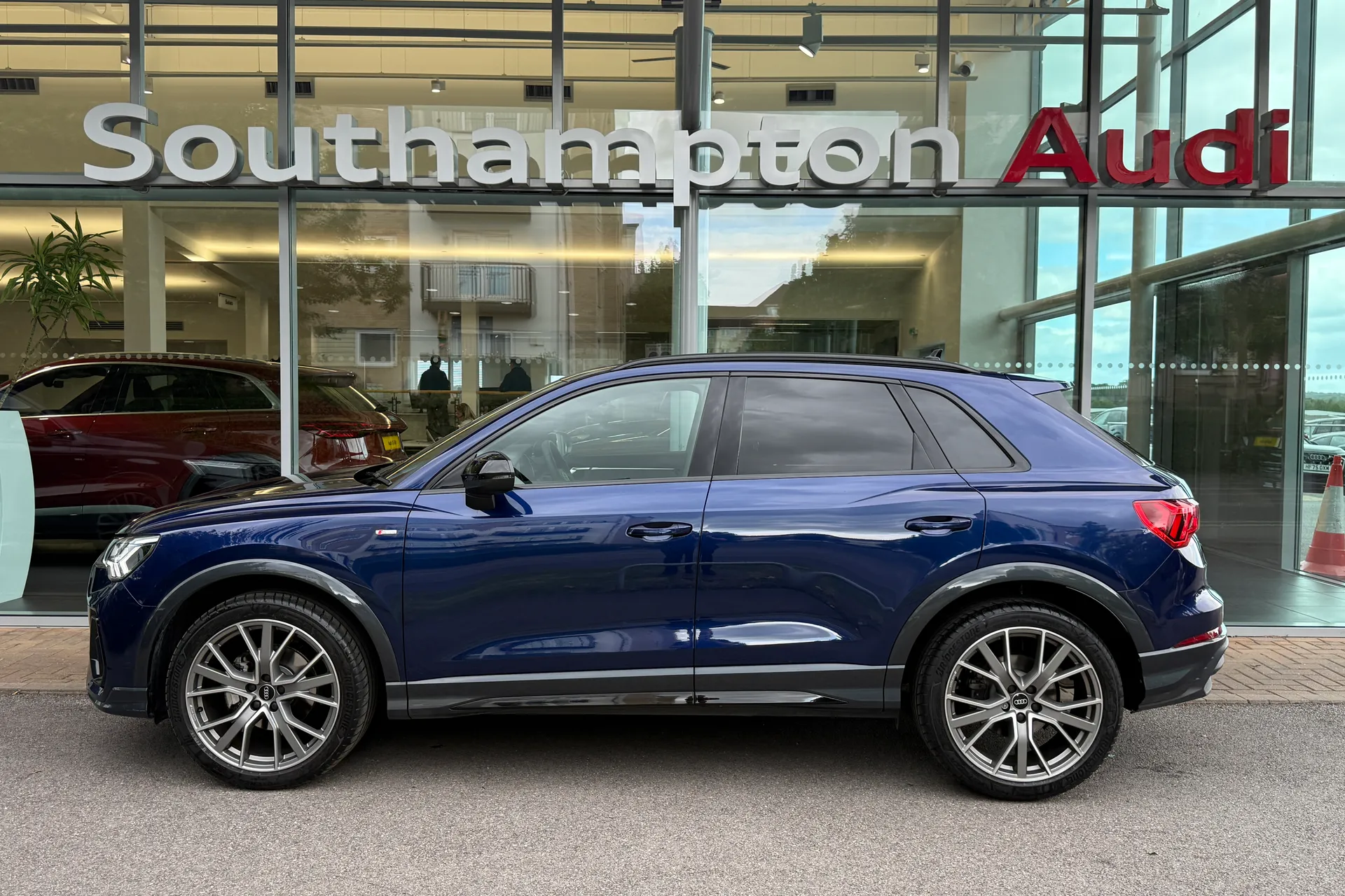 Audi Q3 thumbnail image number 51