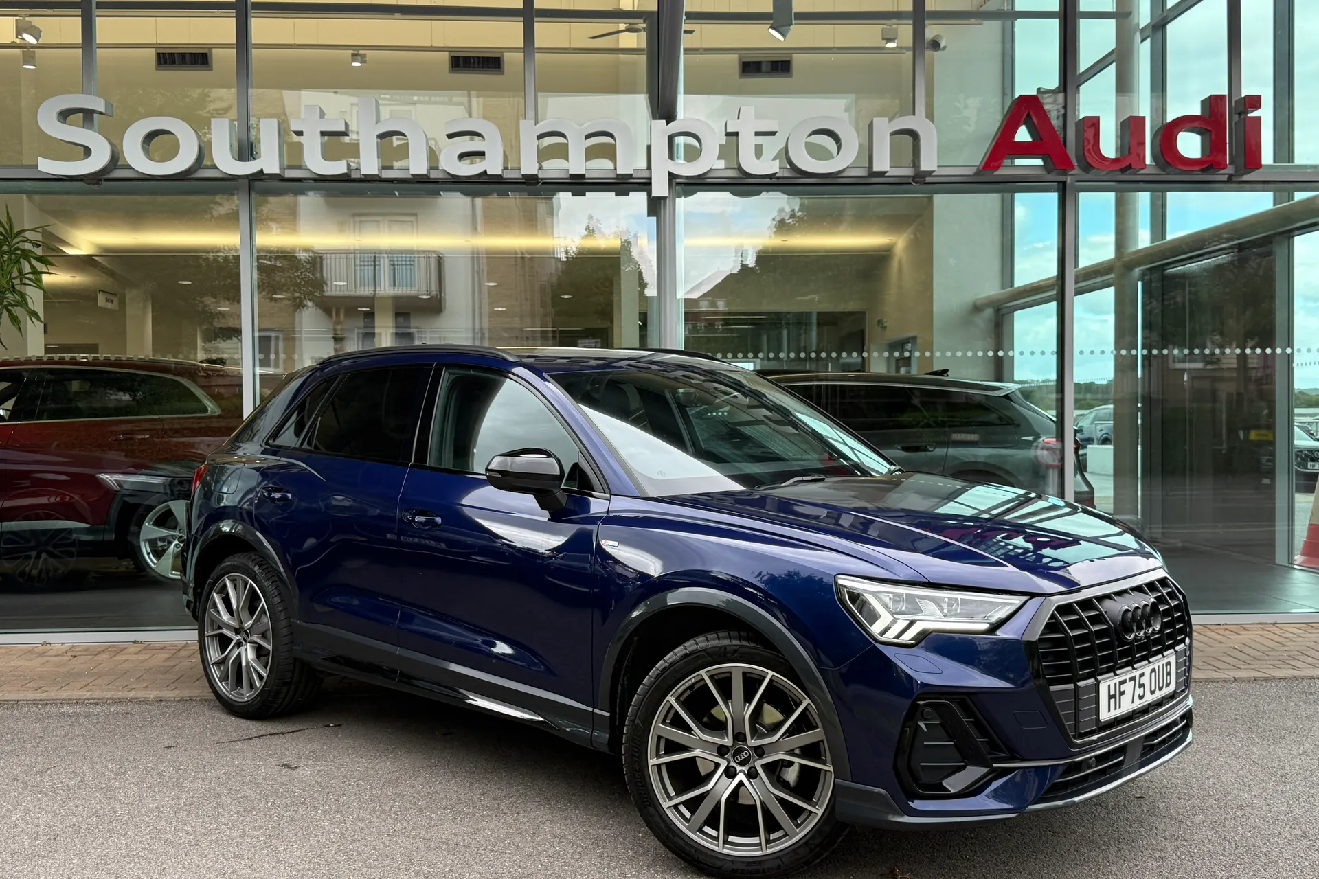 Audi Q3 thumbnail image number 62