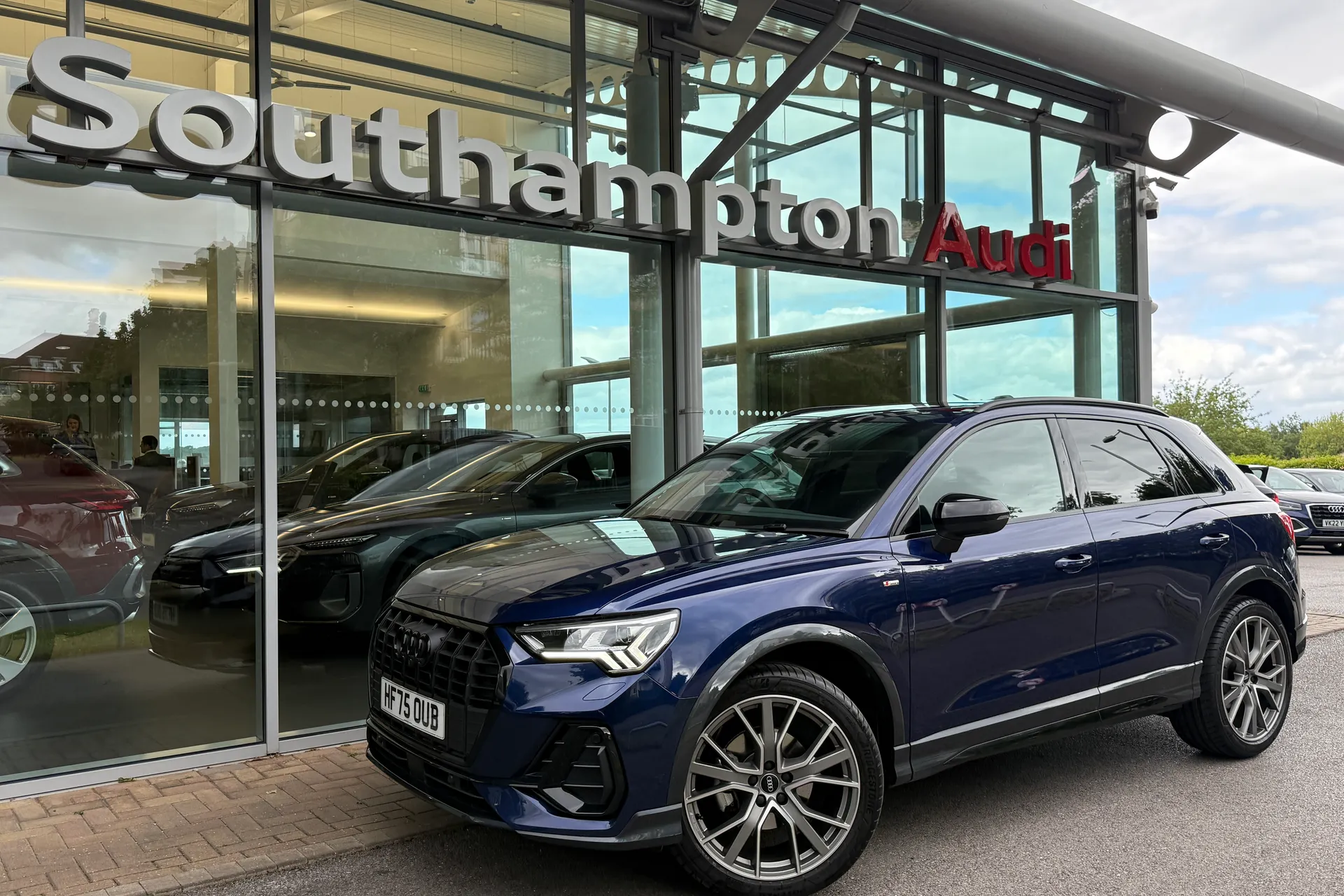 Audi Q3 thumbnail image number 60