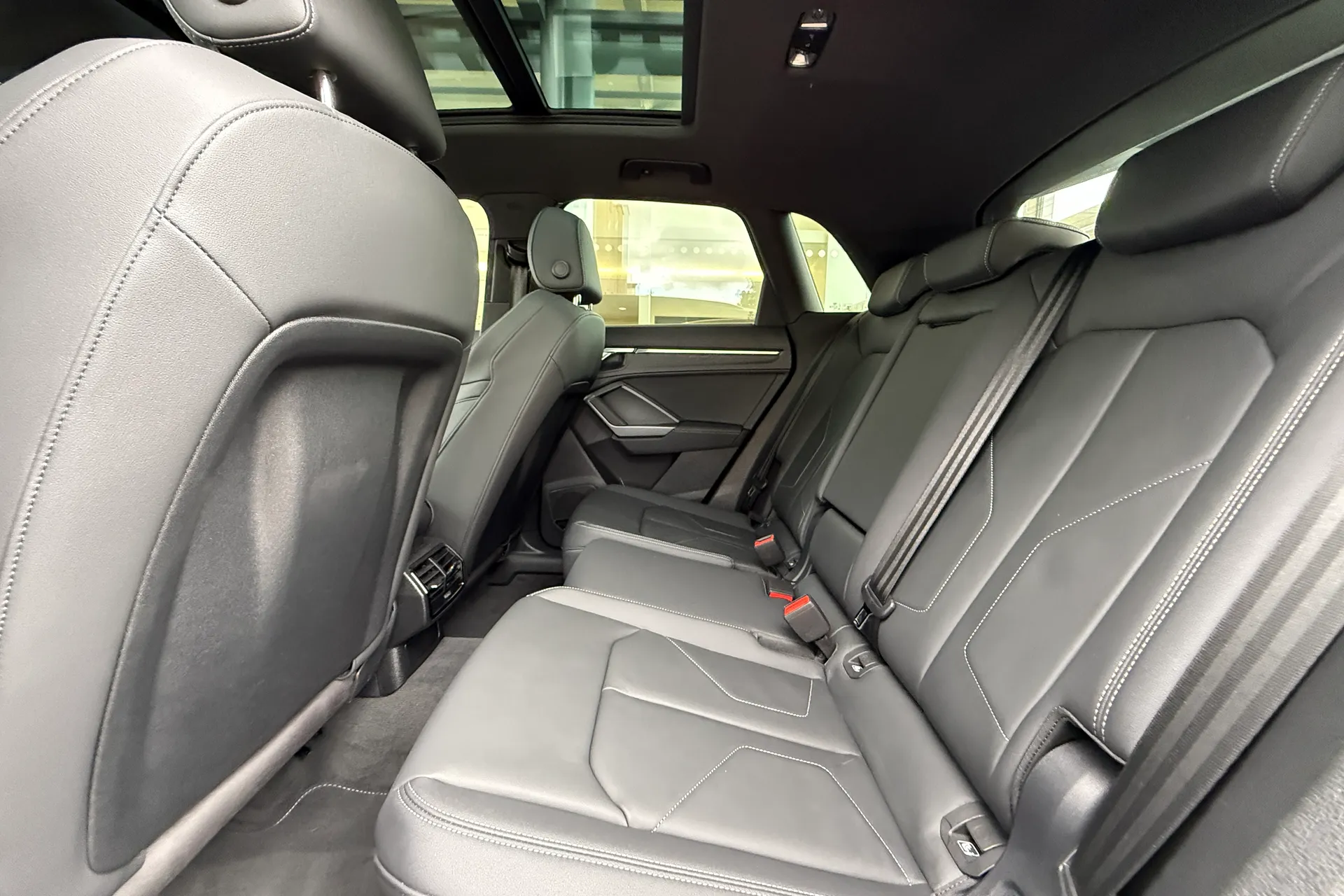 Audi Q3 thumbnail image number 54