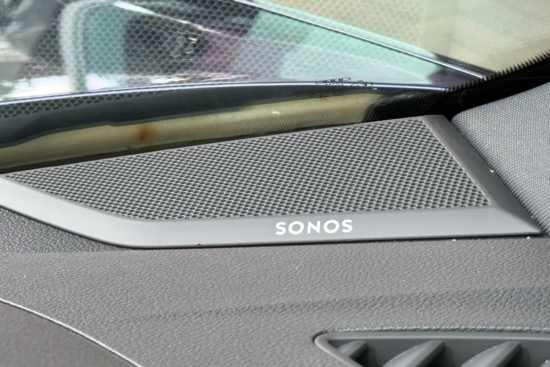 Audi Q3 thumbnail image number 6