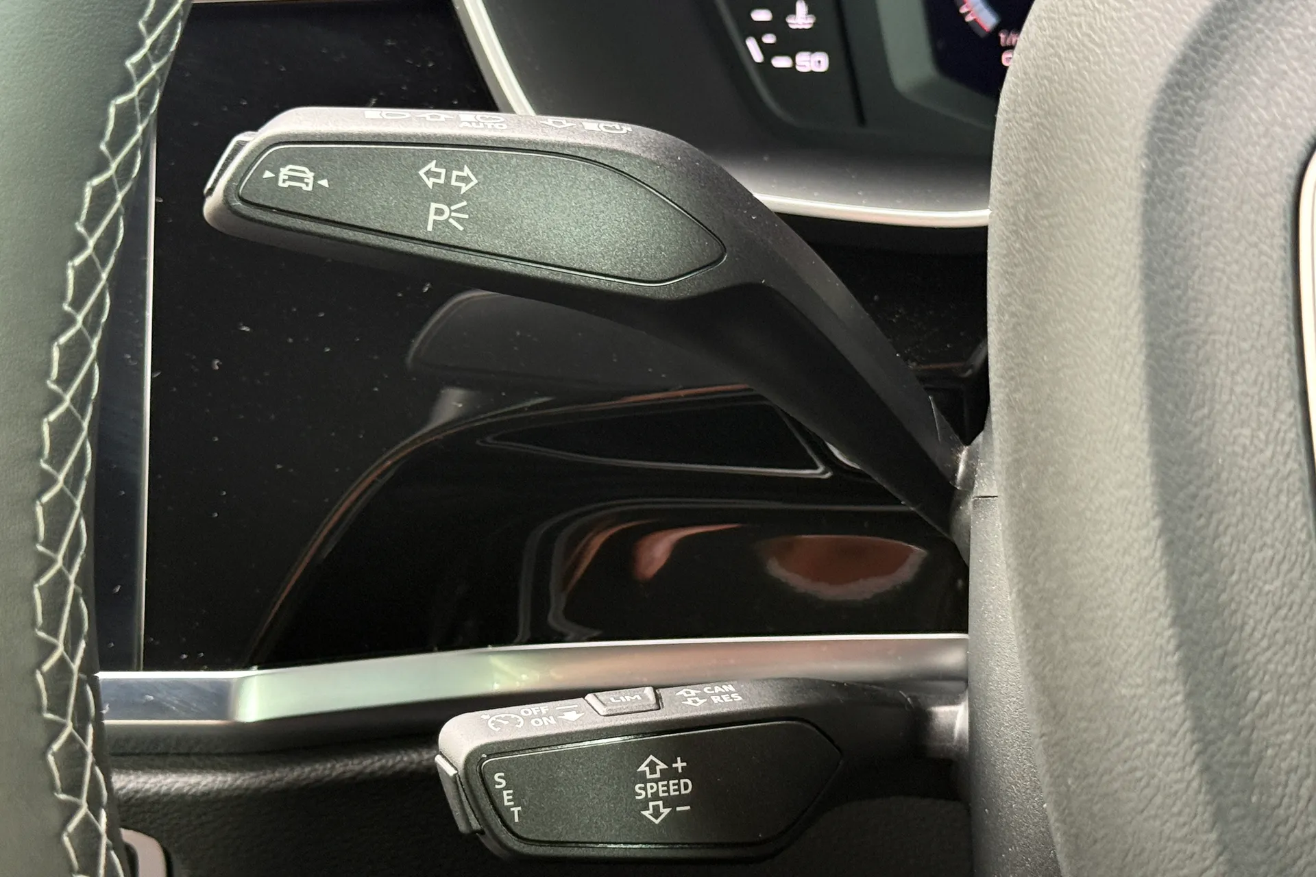 Audi Q3 thumbnail image number 15