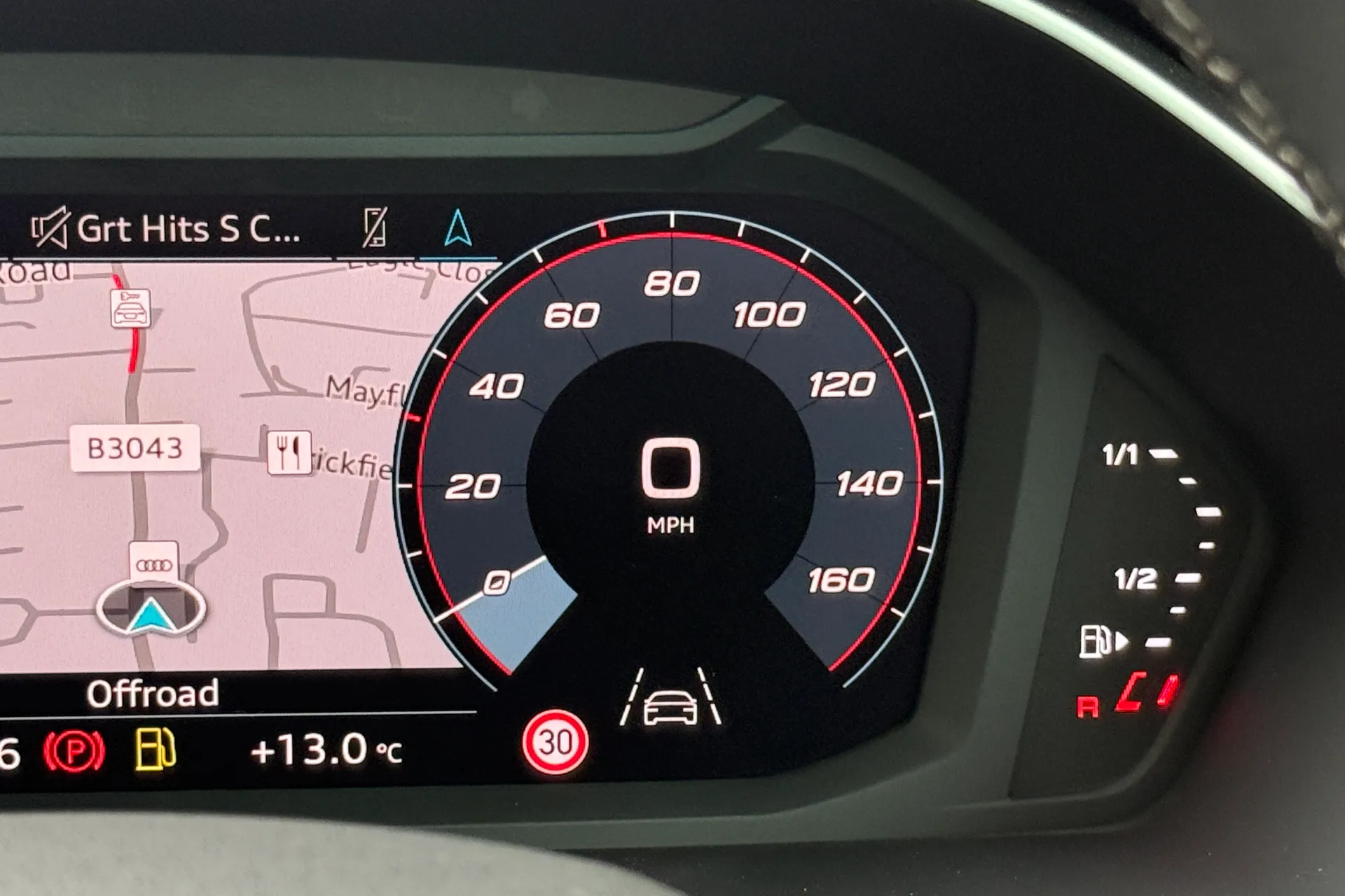 Audi Q3 thumbnail image number 17