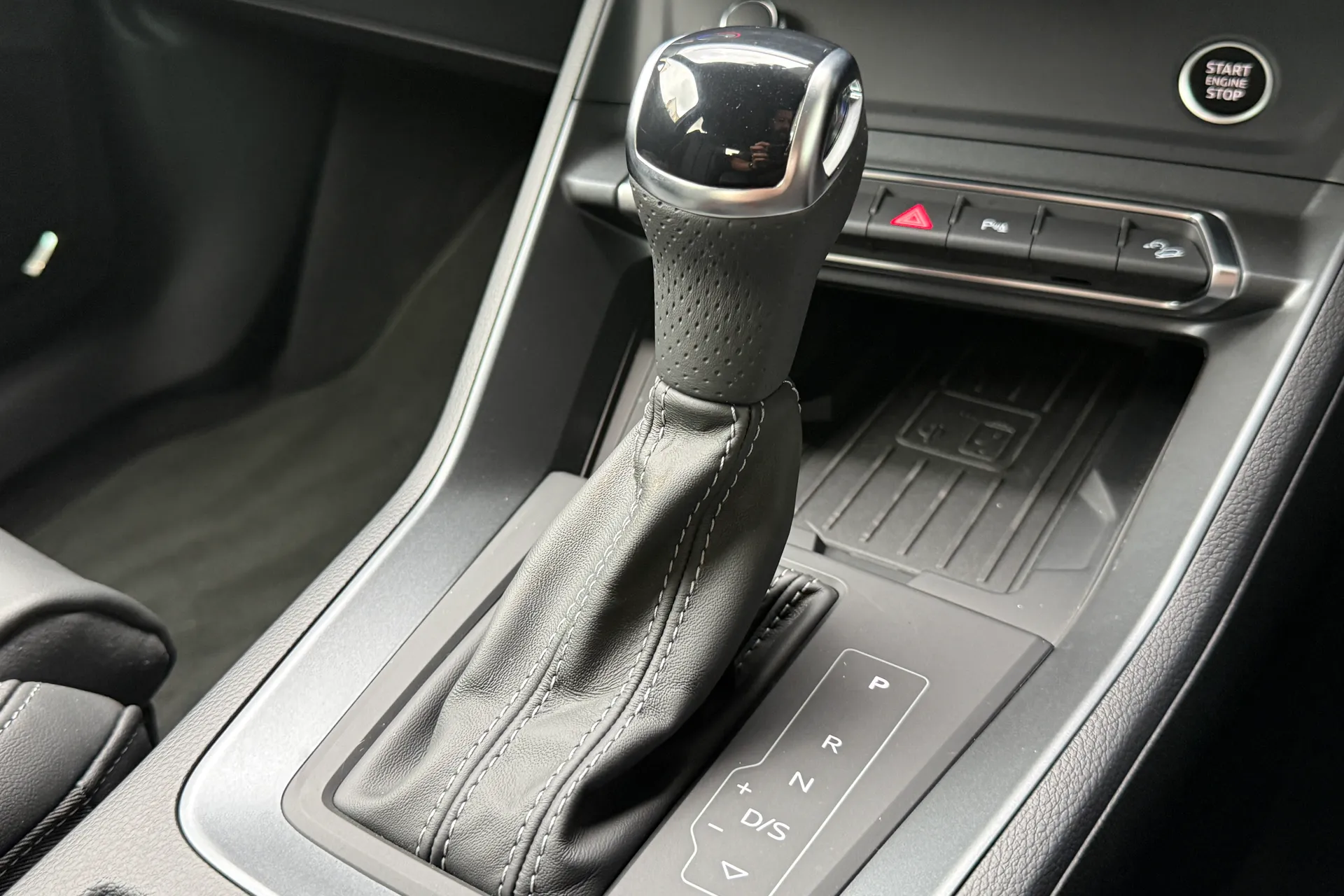 Audi Q3 thumbnail image number 26