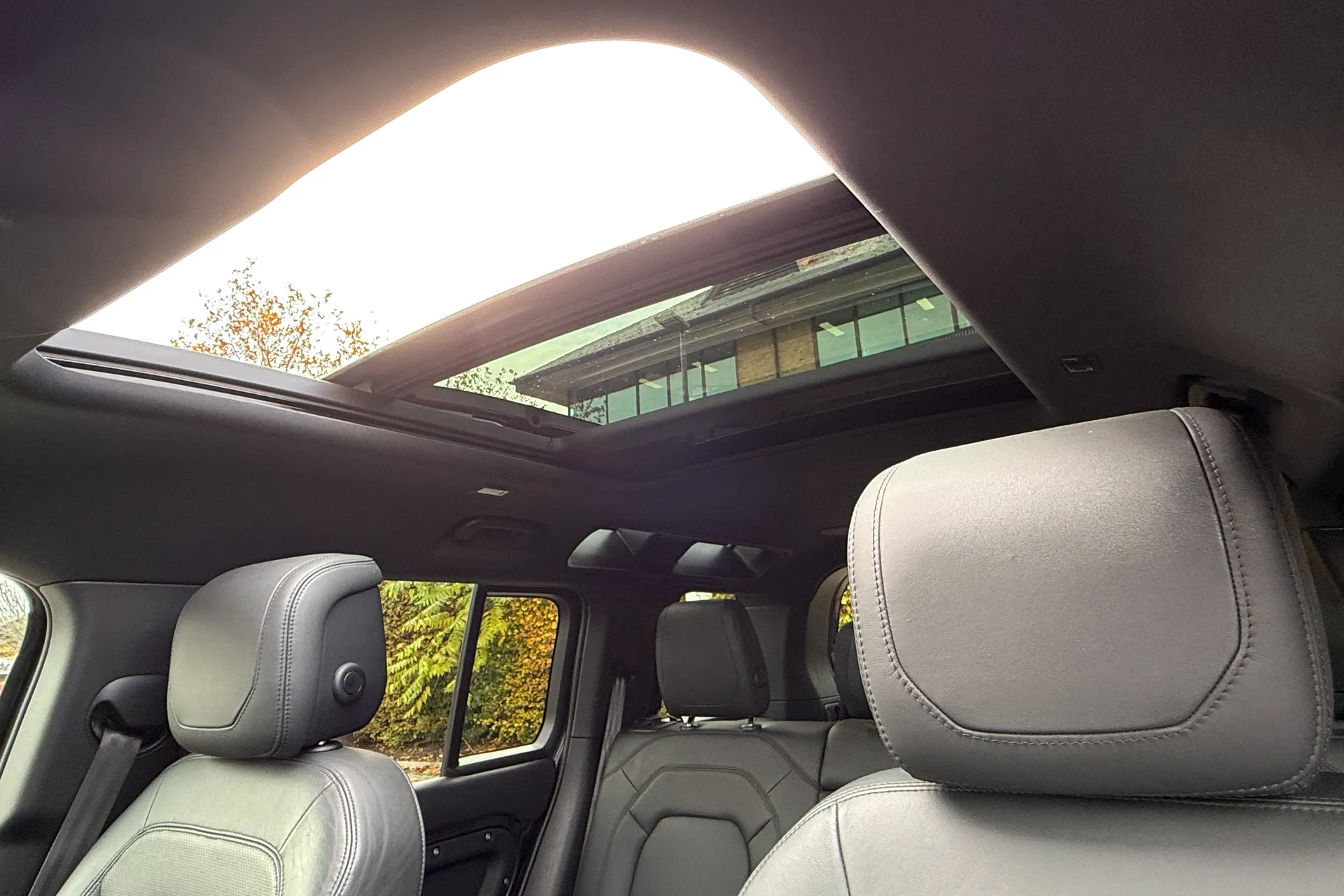 LAND ROVER DEFENDER thumbnail image number 5